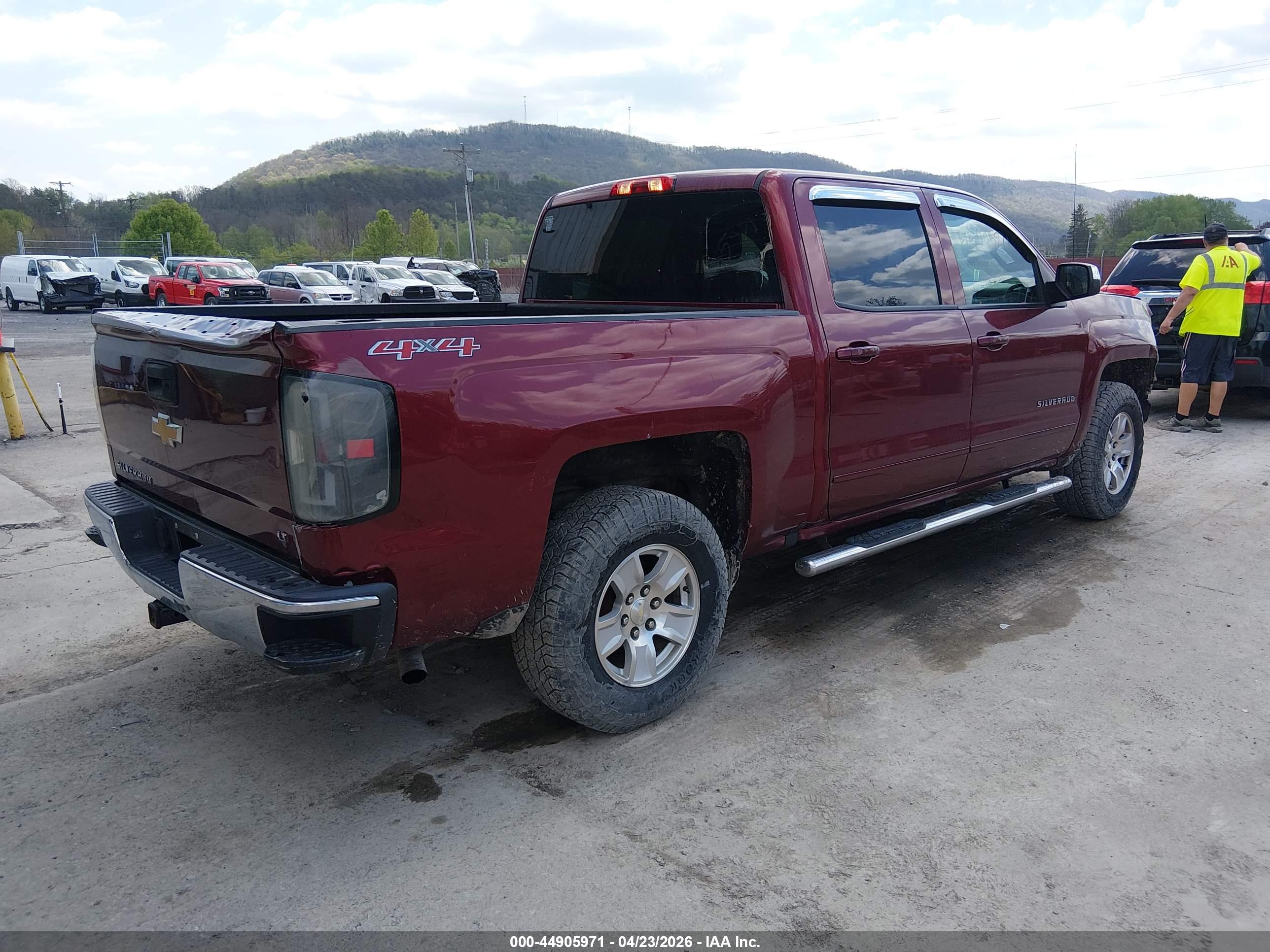 CHEVROLET SILVERADO image 4