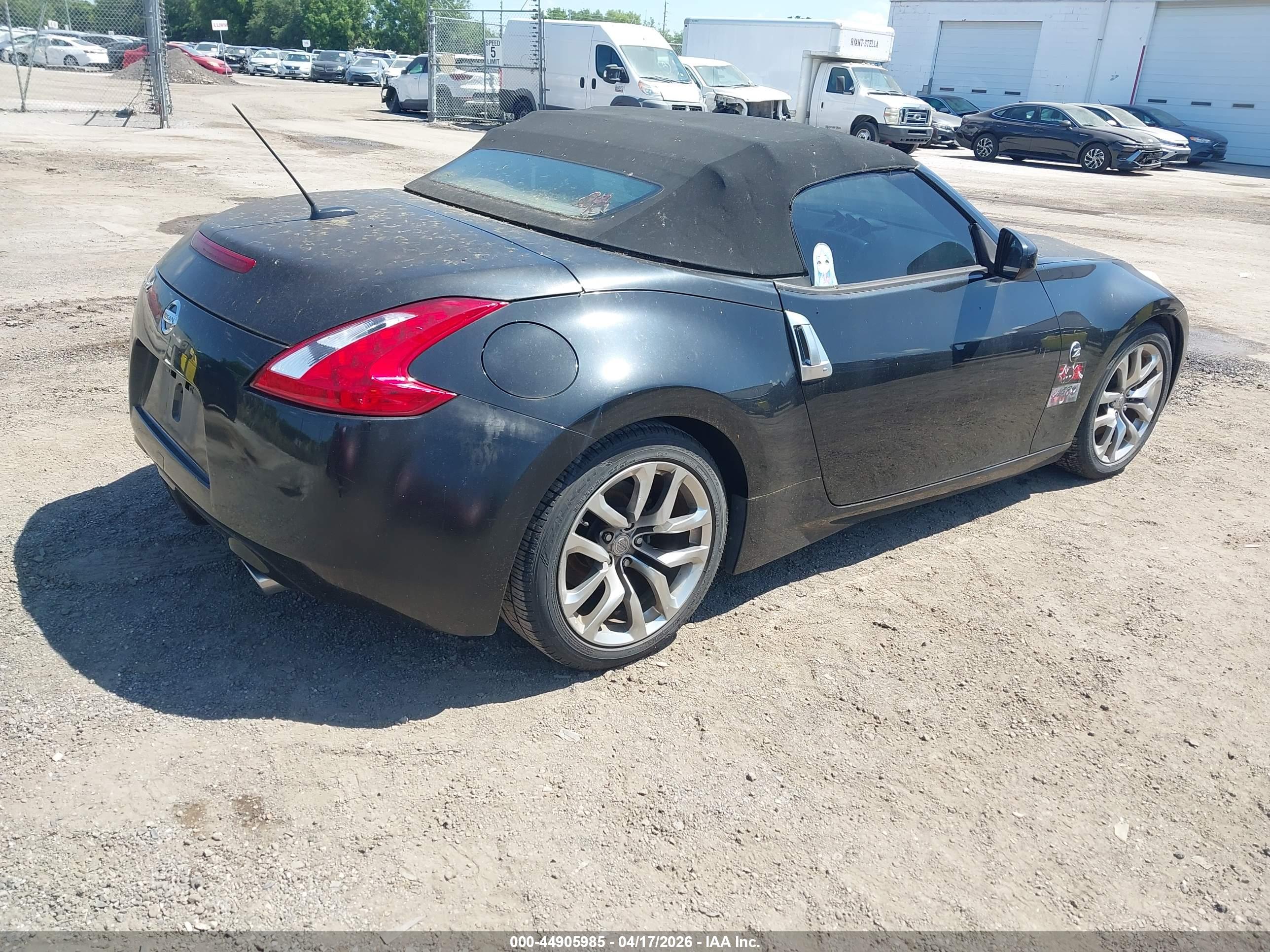 NISSAN 370Z image 4