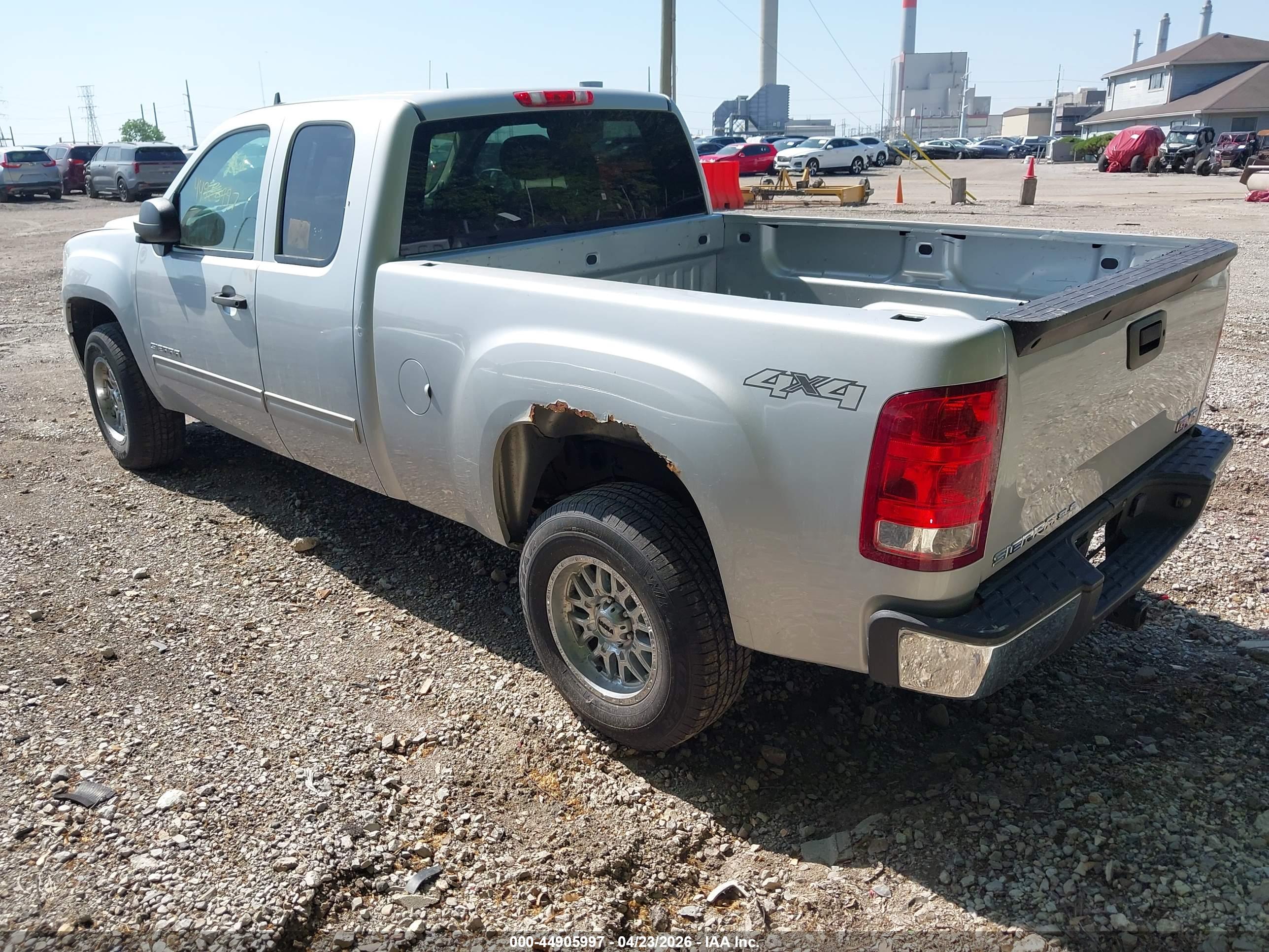 GMC SIERRA image 3