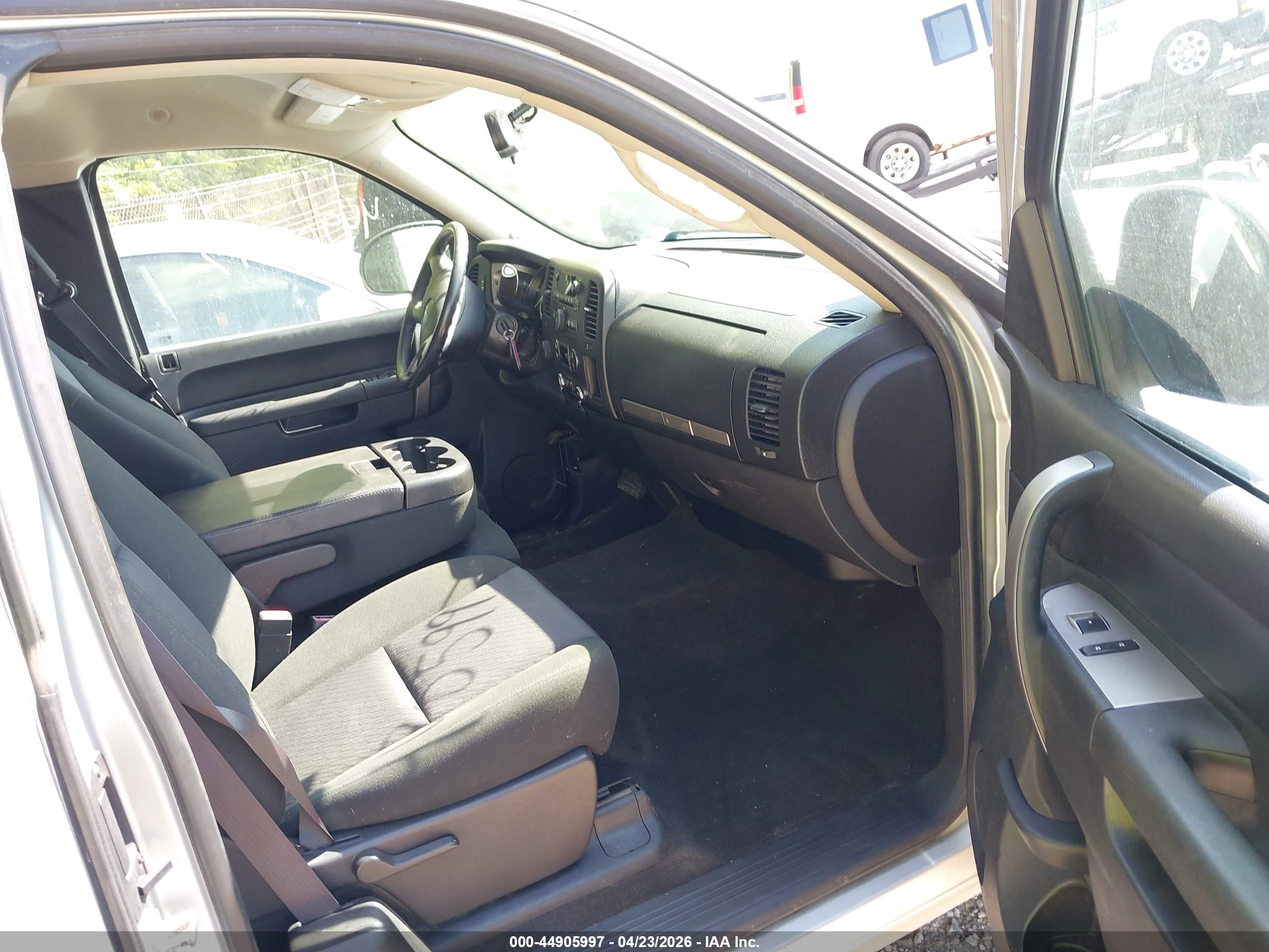 GMC SIERRA image 5