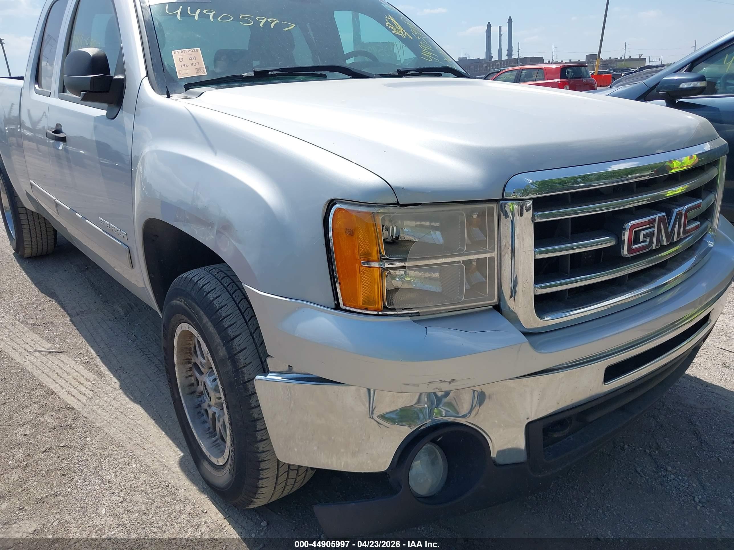 GMC SIERRA image 6