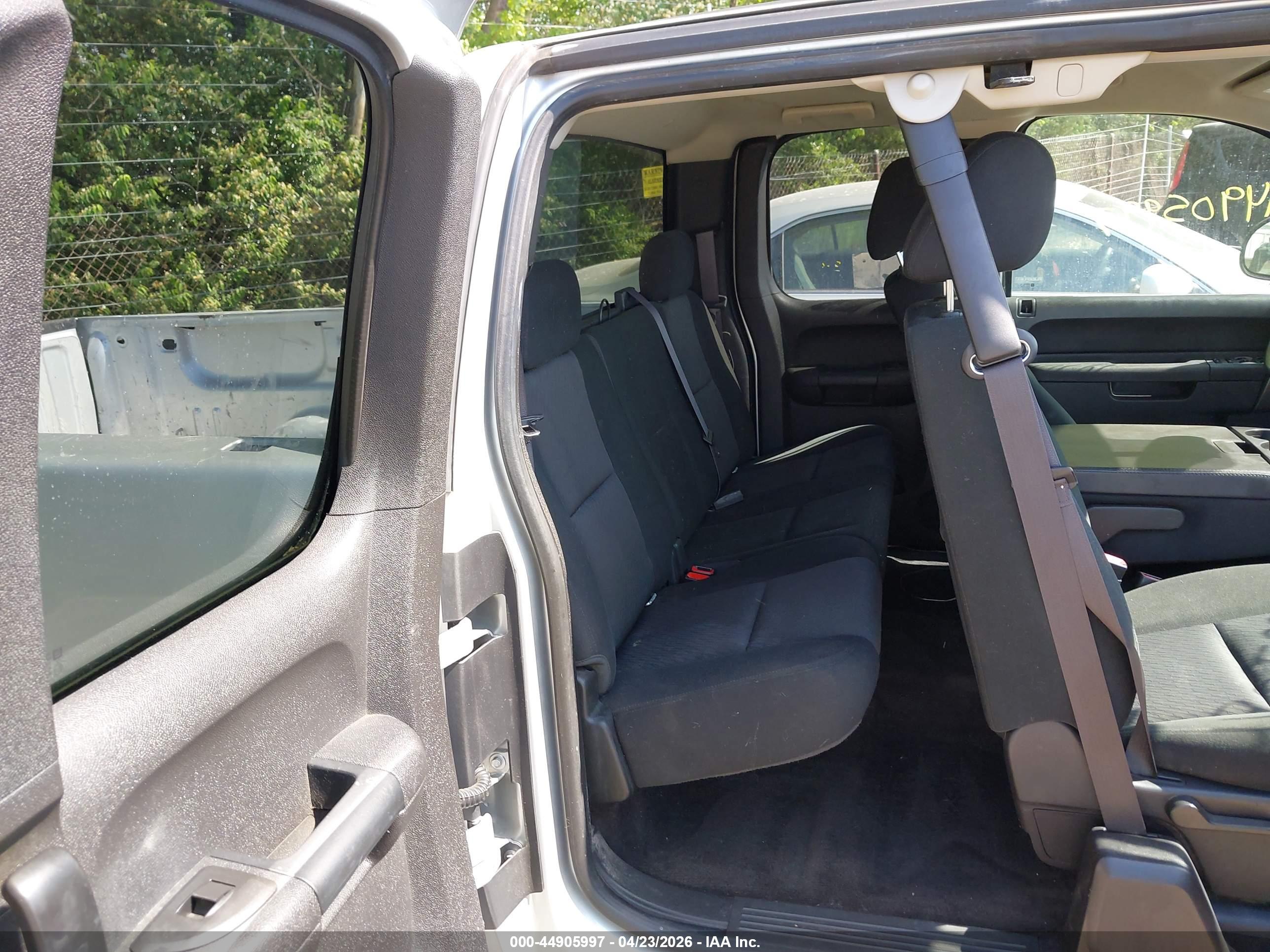 GMC SIERRA image 8