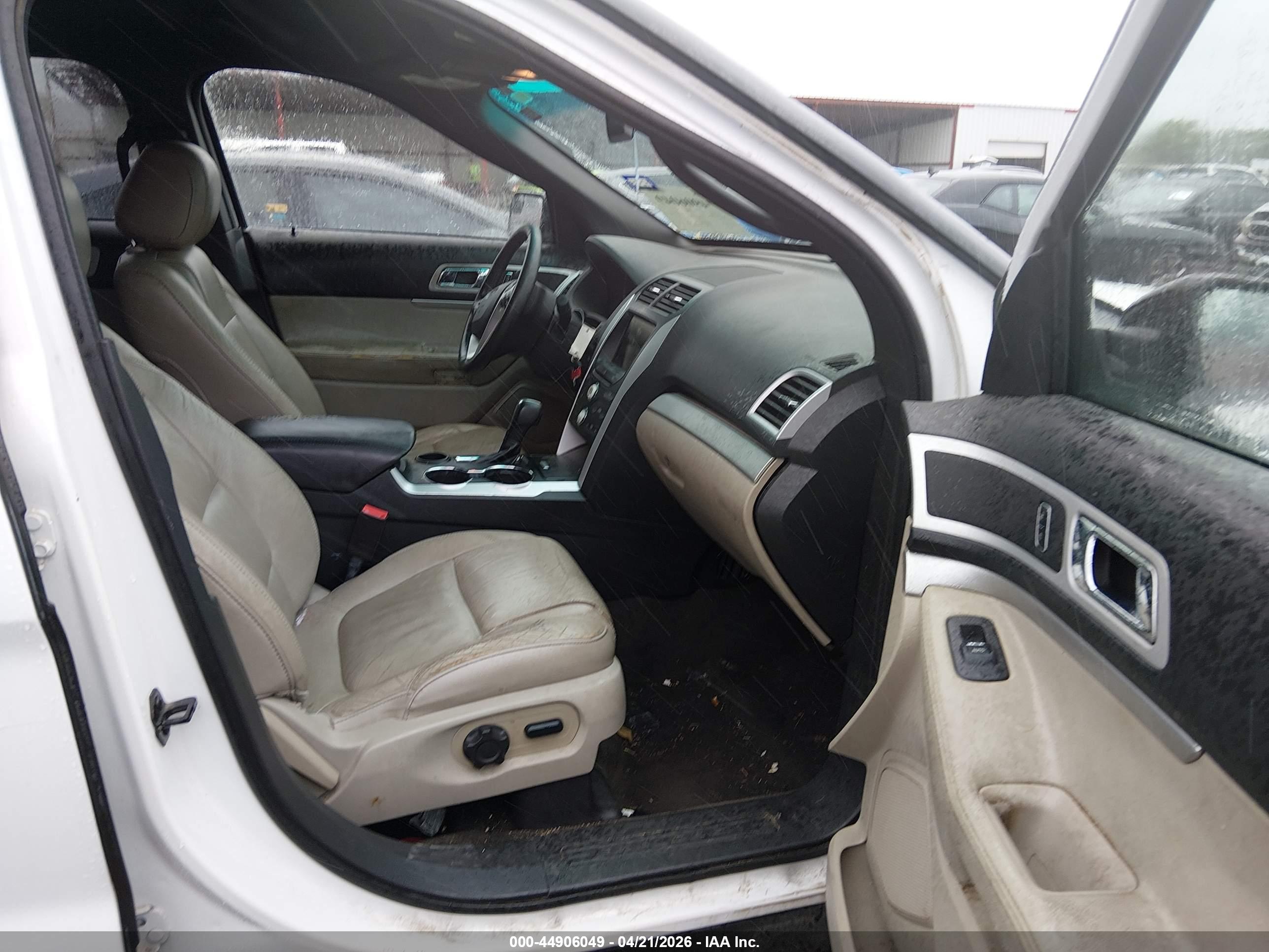 FORD EXPLORER image 5