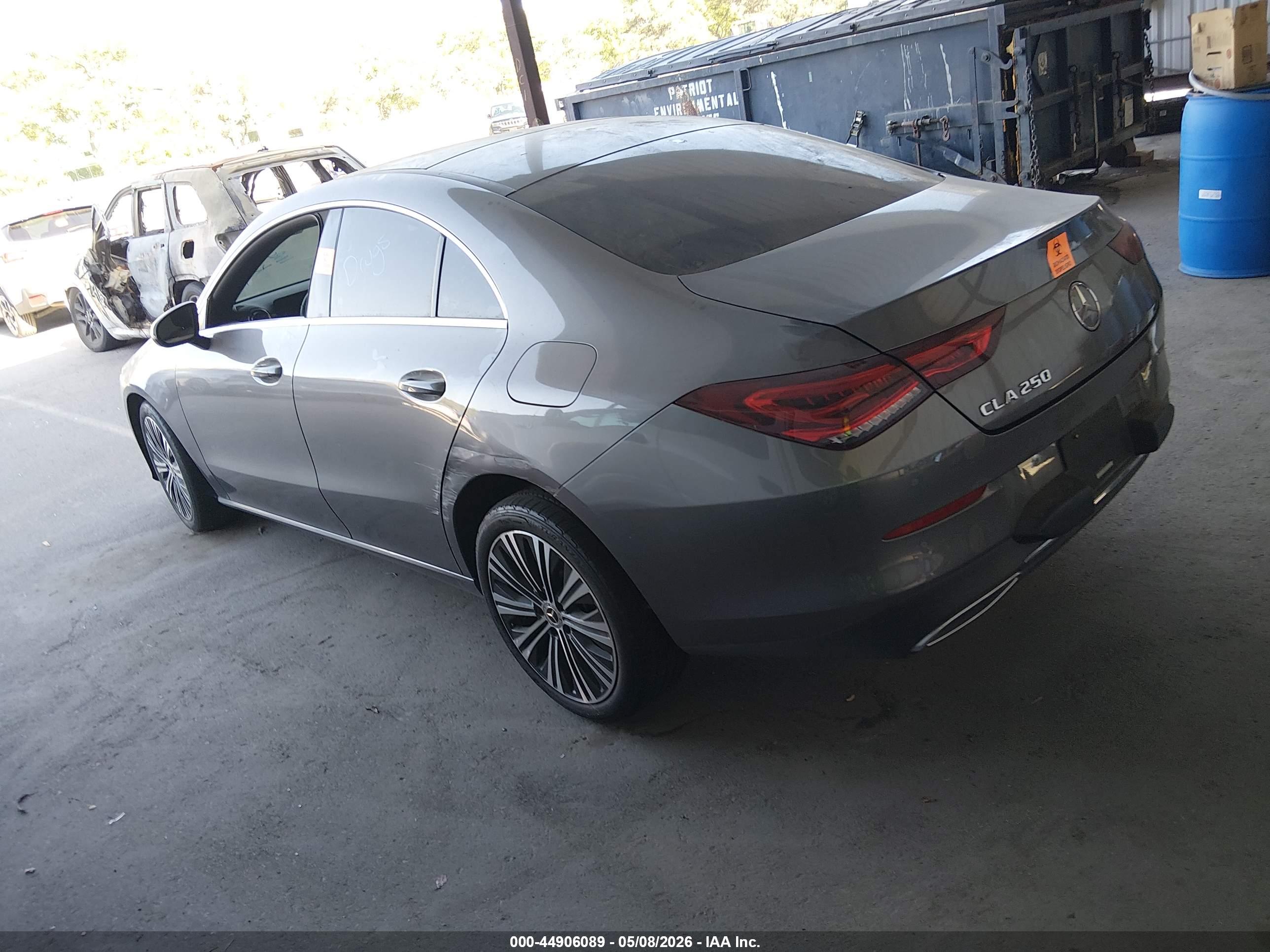MERCEDES-BENZ CLA image 3