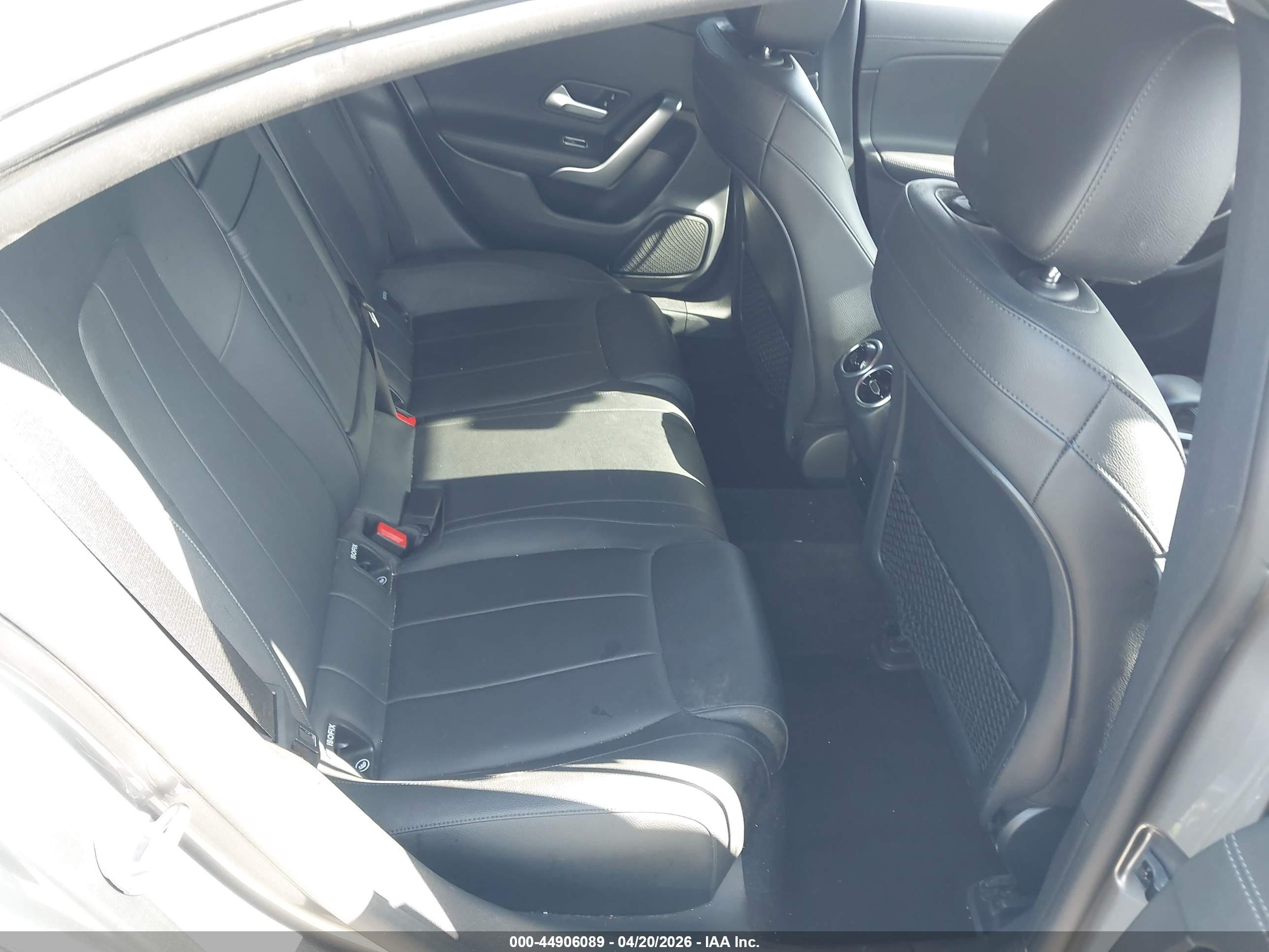 MERCEDES-BENZ CLA image 8