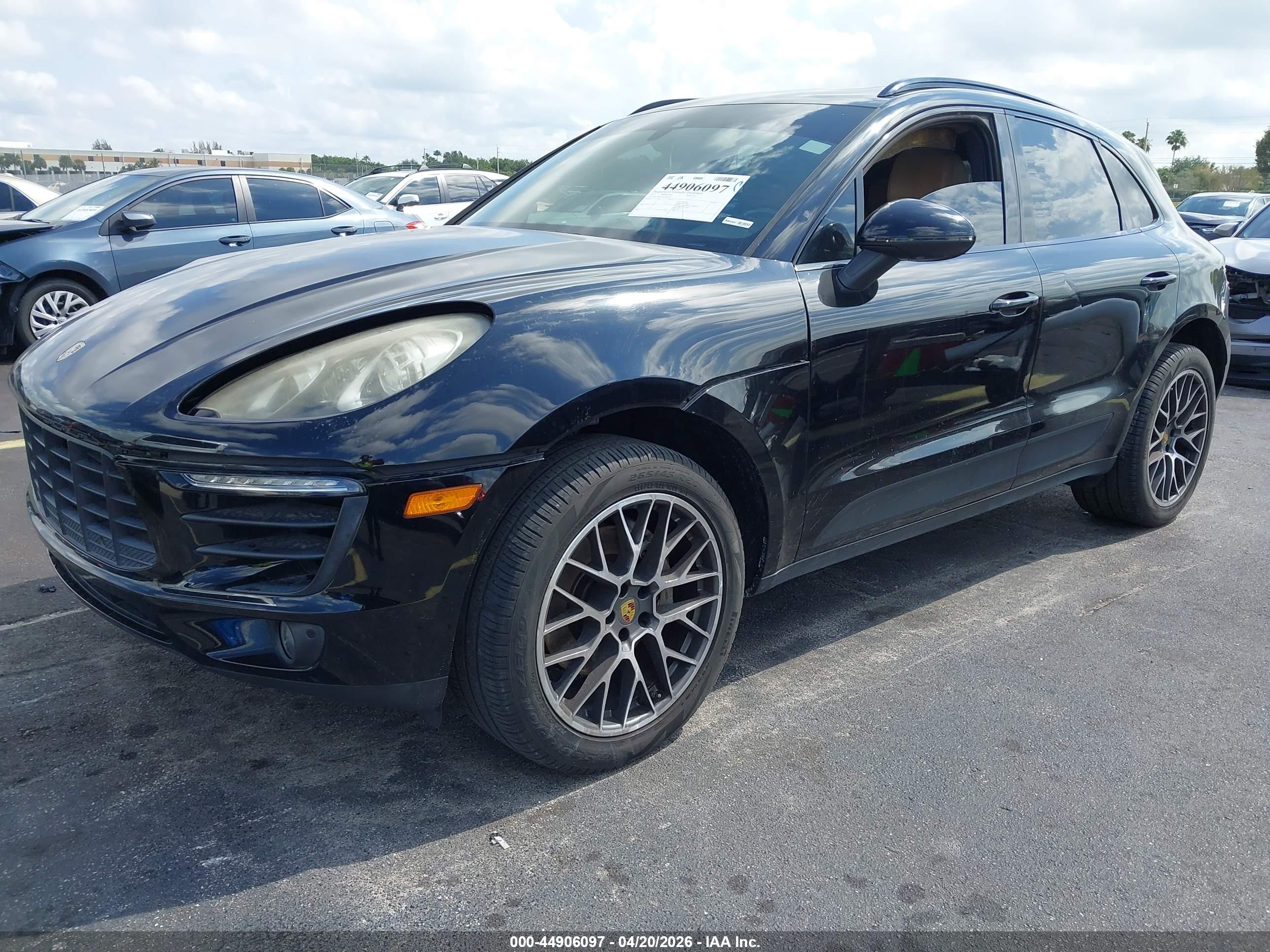 PORSCHE MACAN image 2