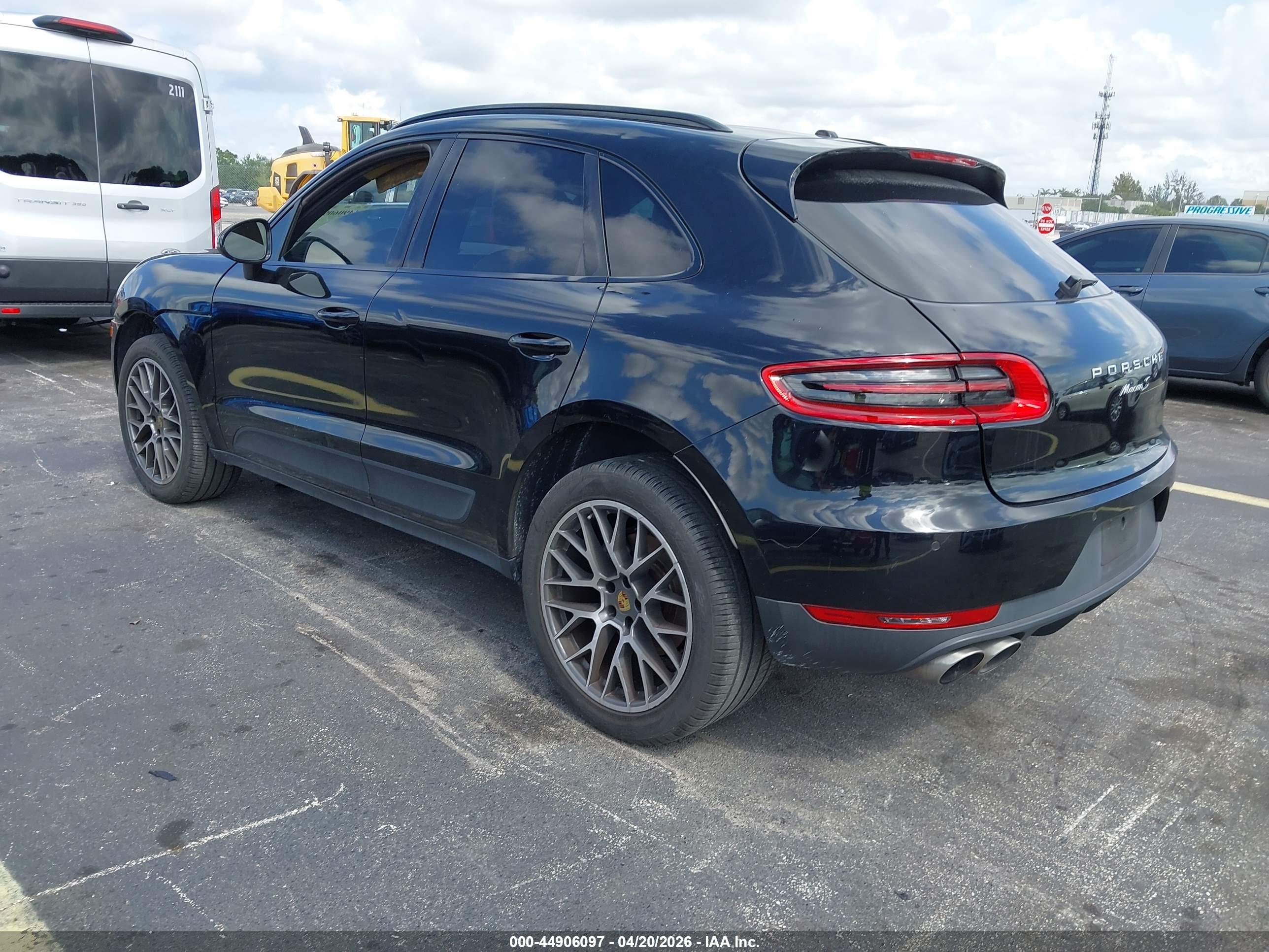 PORSCHE MACAN image 3
