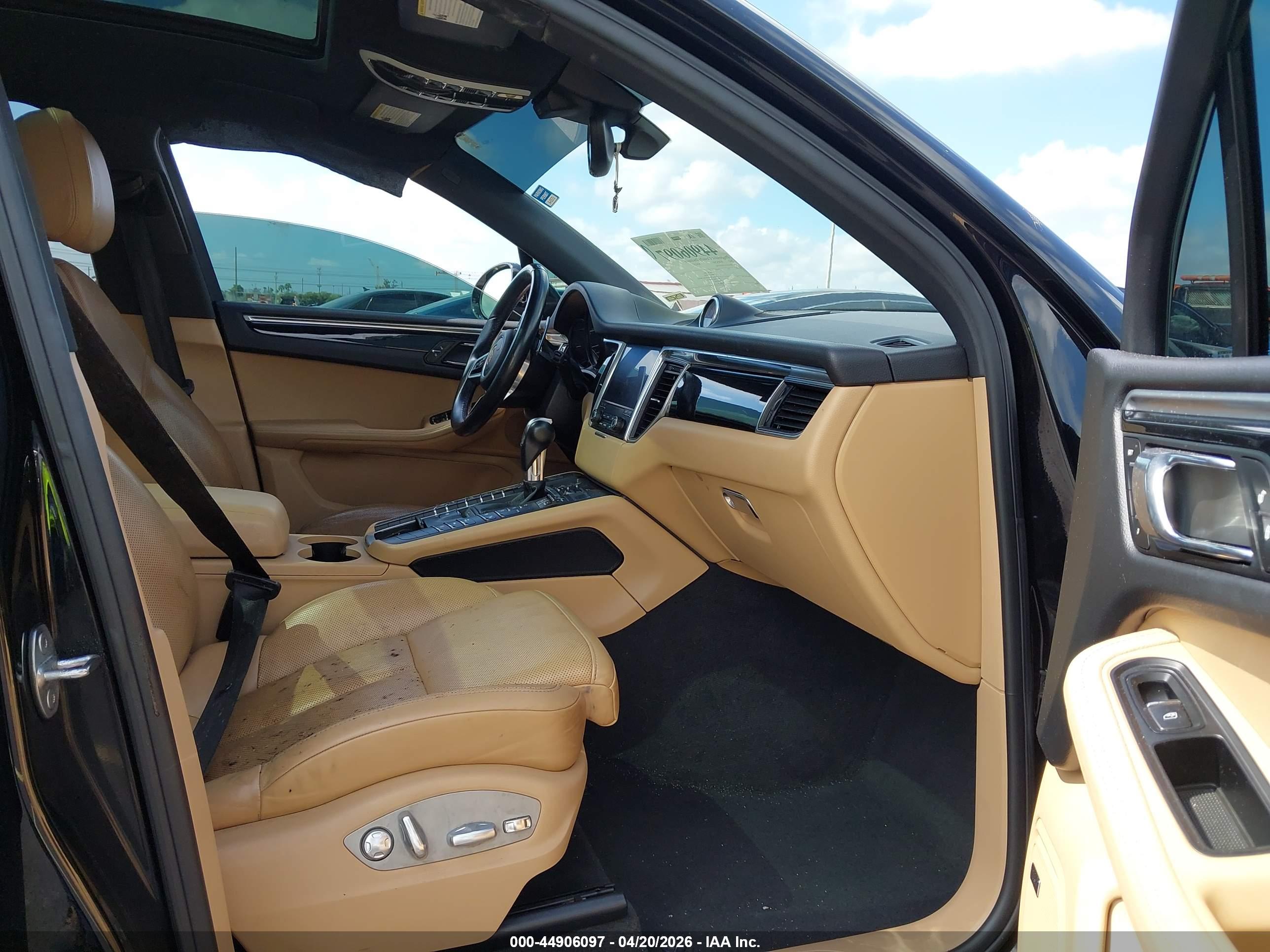 PORSCHE MACAN image 5