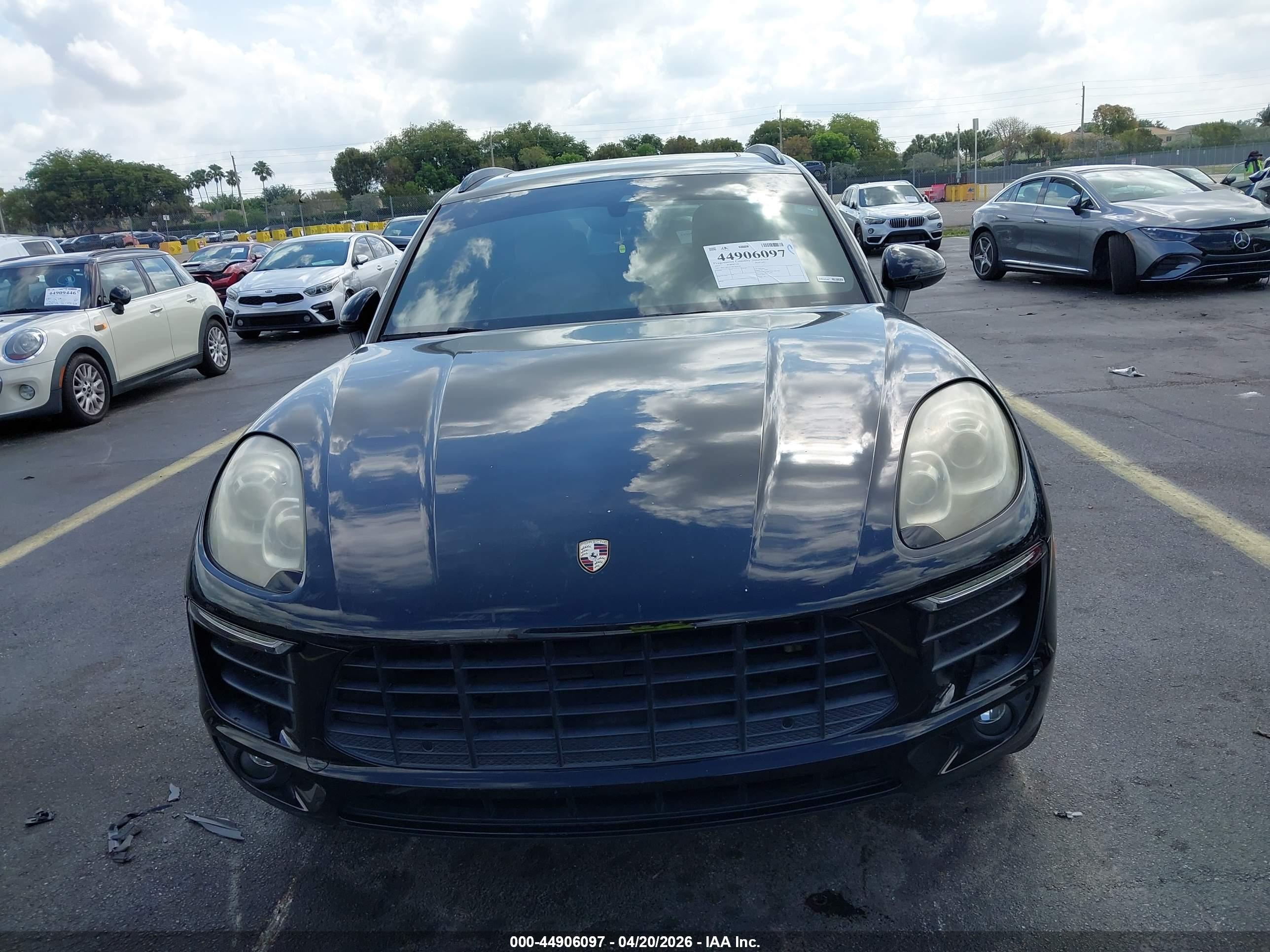 PORSCHE MACAN image 6