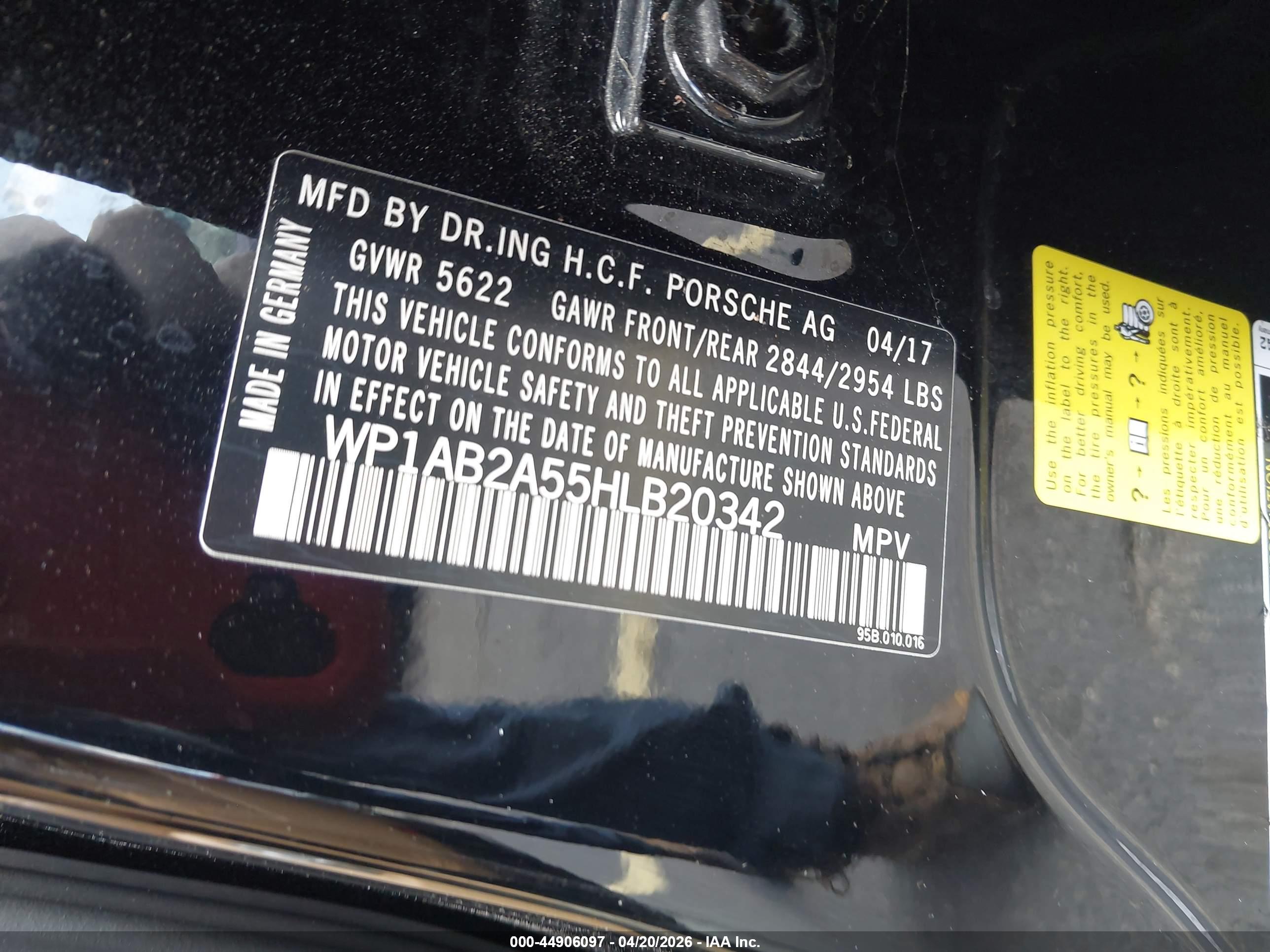PORSCHE MACAN image 9