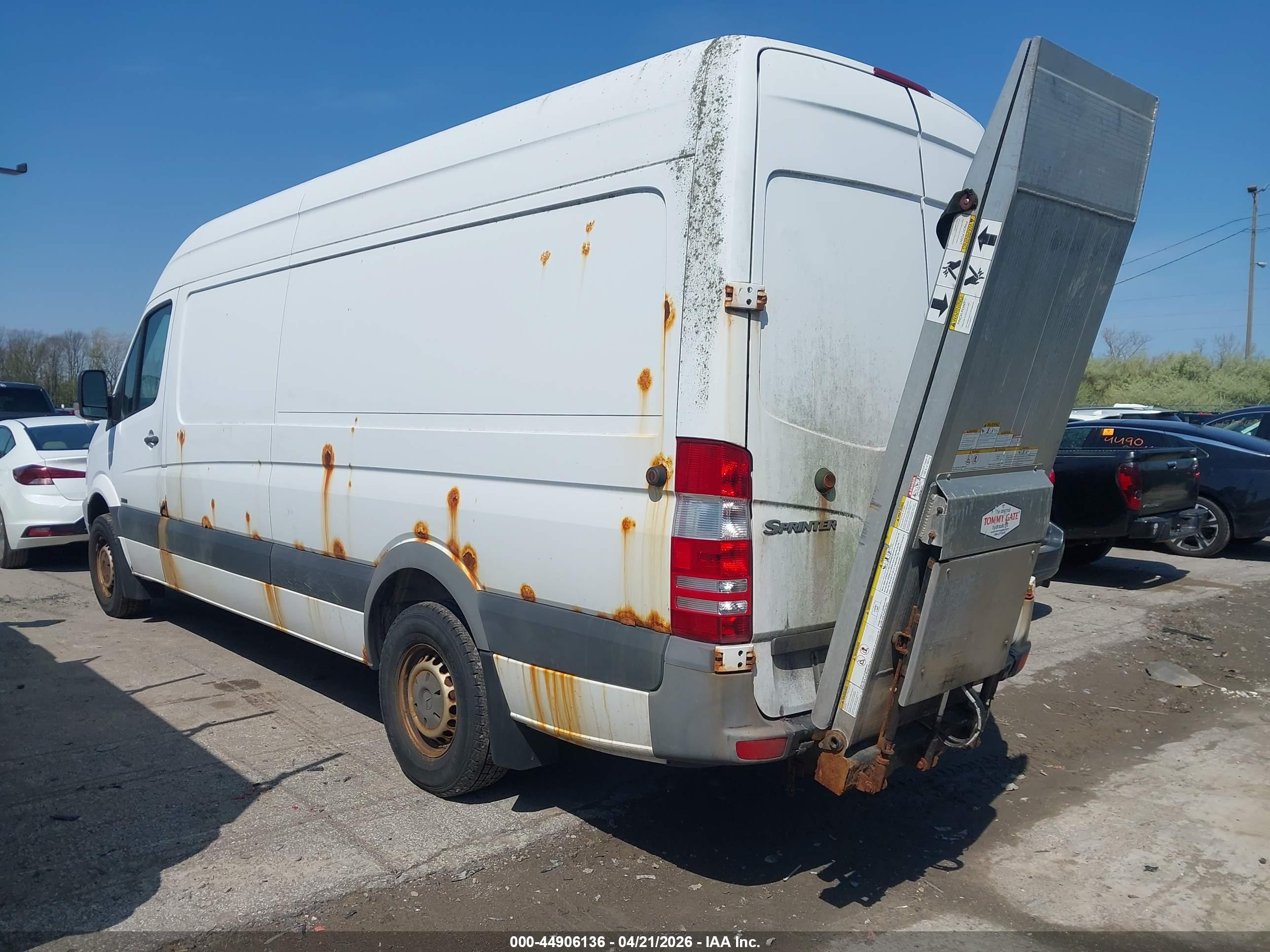 MERCEDES-BENZ SPRINTER image 3