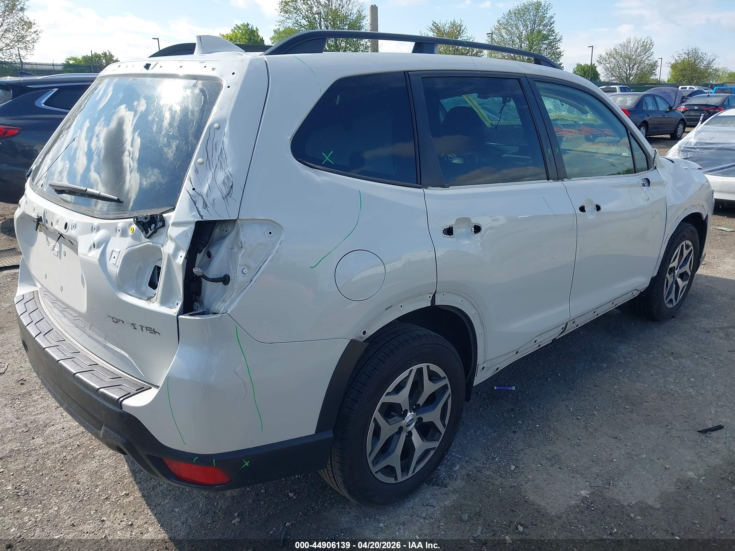 SUBARU FORESTER image 4