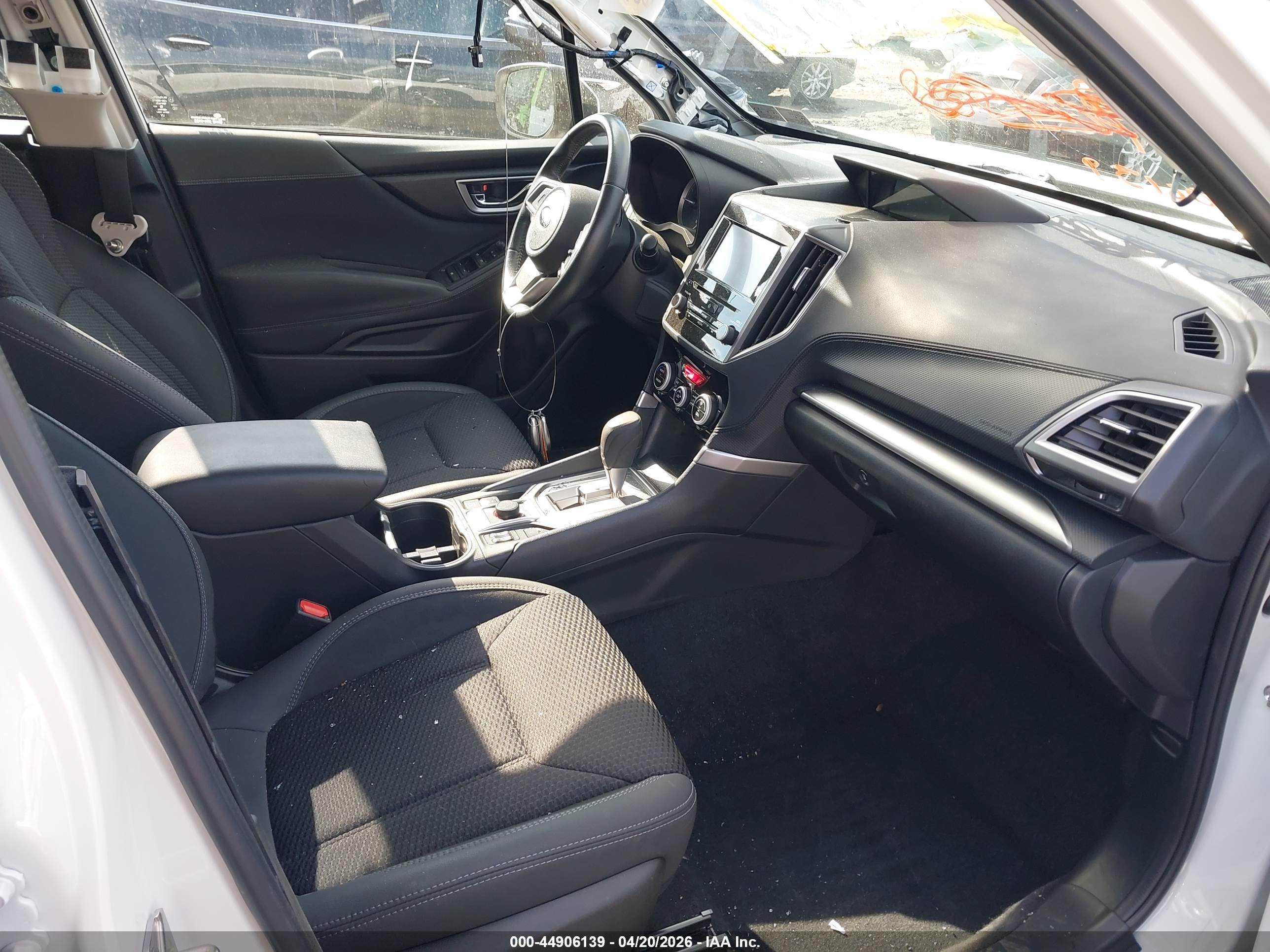 SUBARU FORESTER image 5