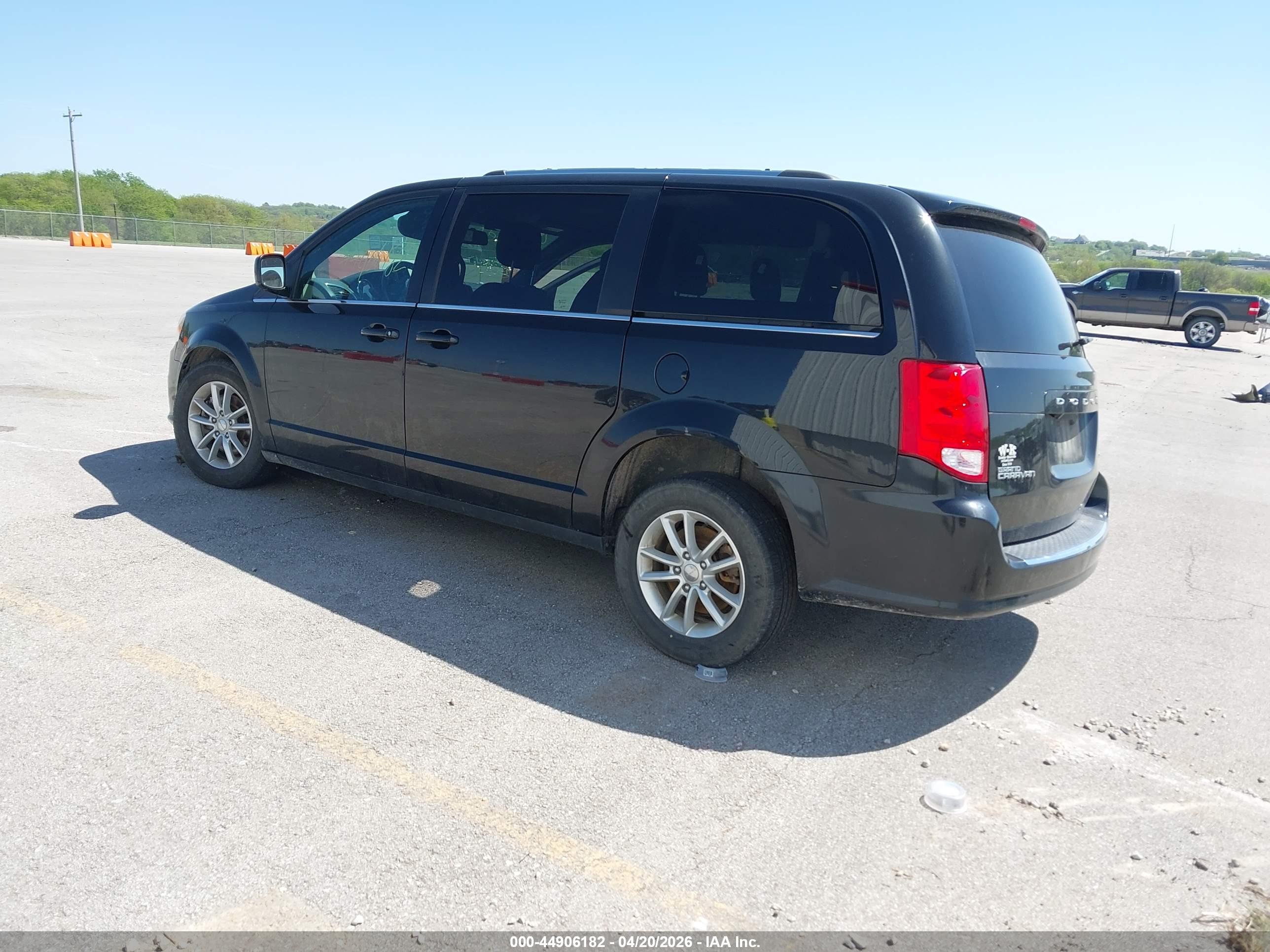 DODGE GRAND image 3