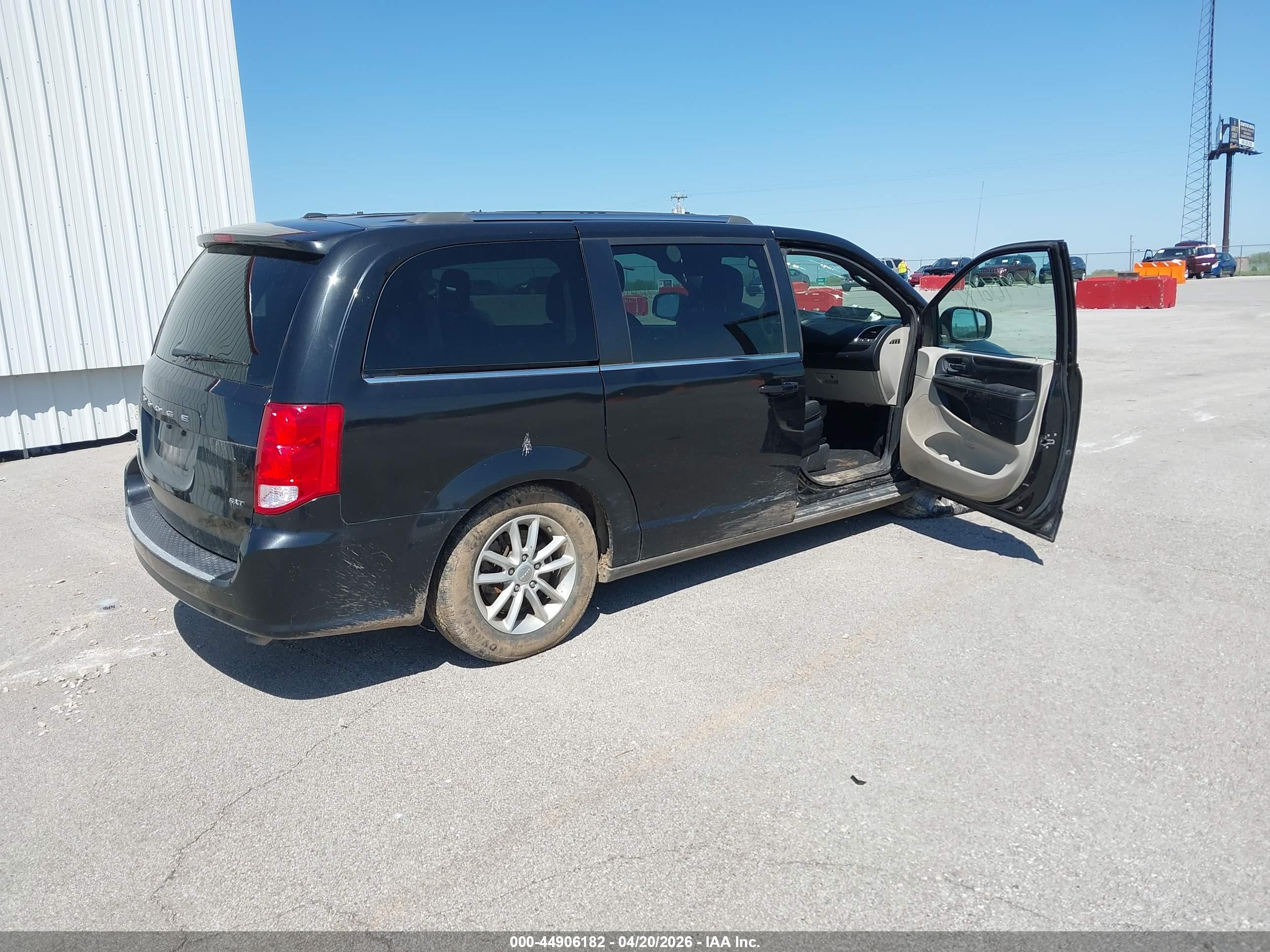 DODGE GRAND image 4