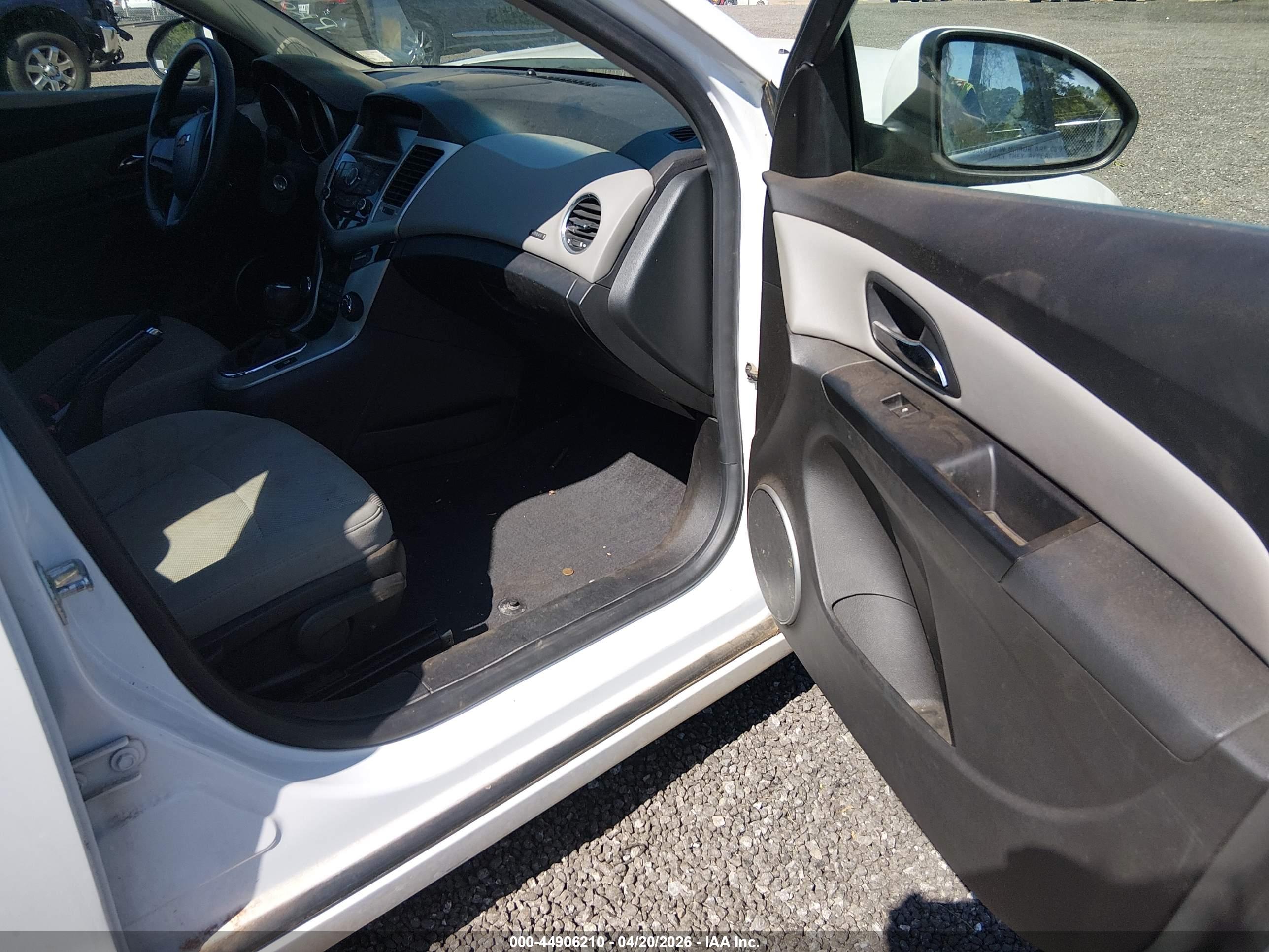CHEVROLET CRUZE image 5