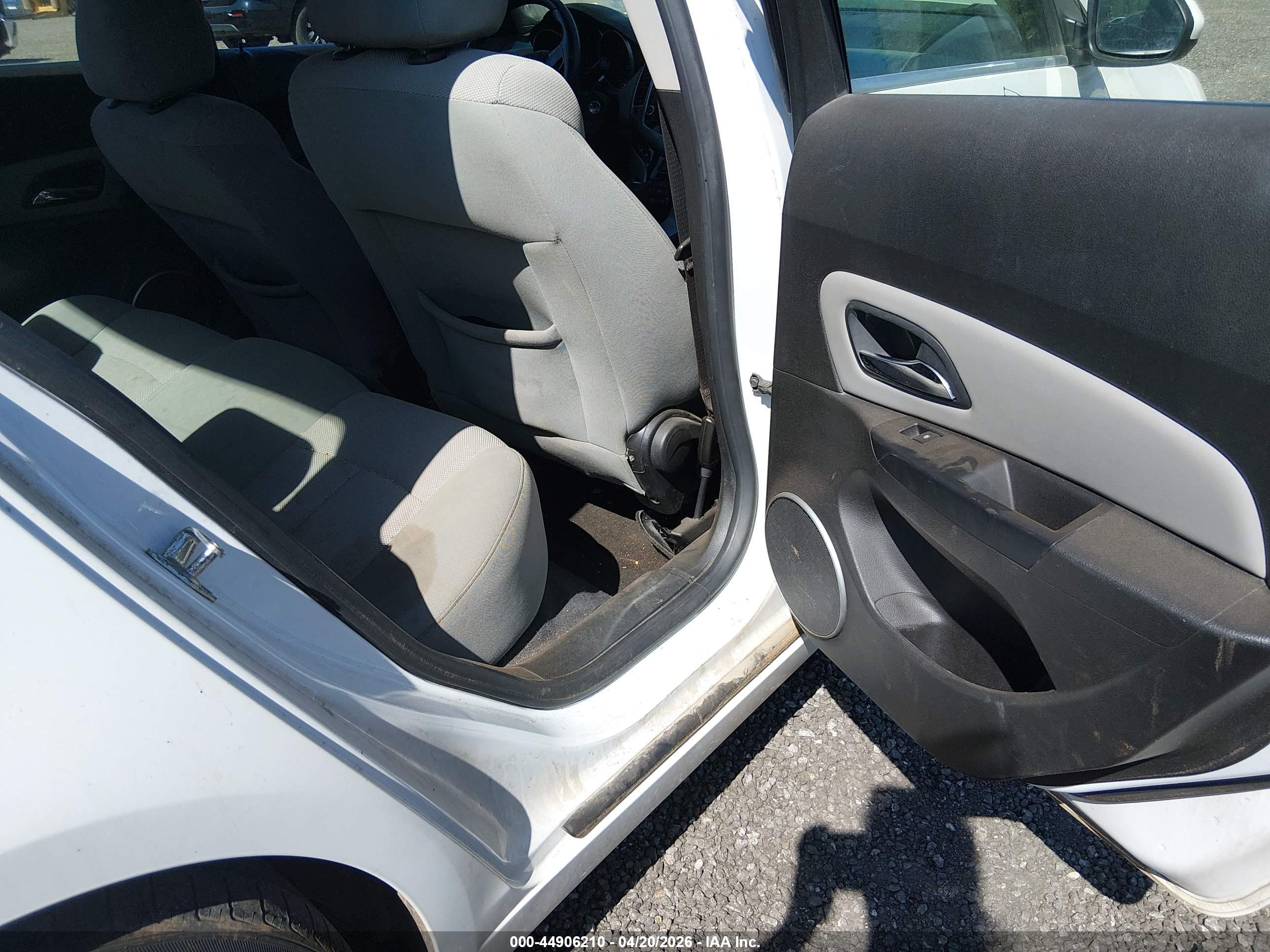 CHEVROLET CRUZE image 8