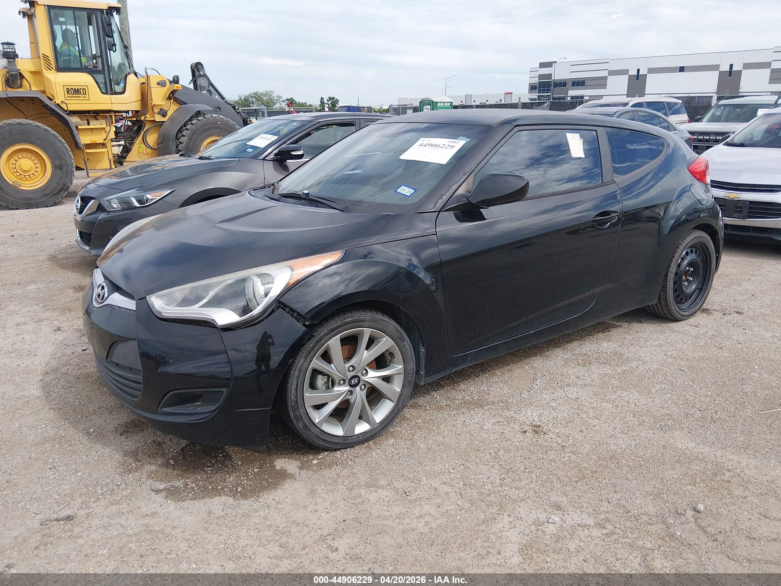 HYUNDAI VELOSTER image 2