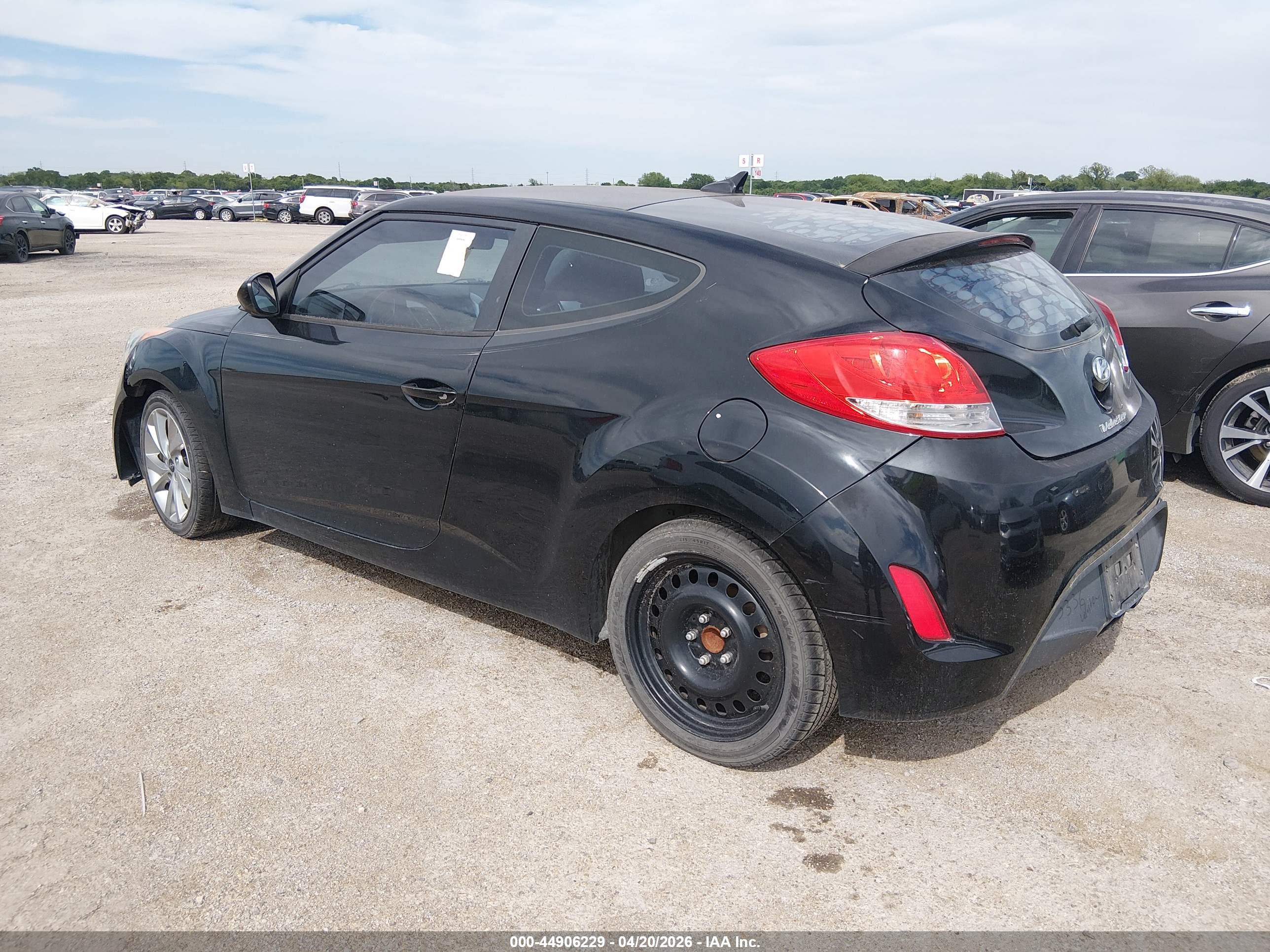 HYUNDAI VELOSTER image 3