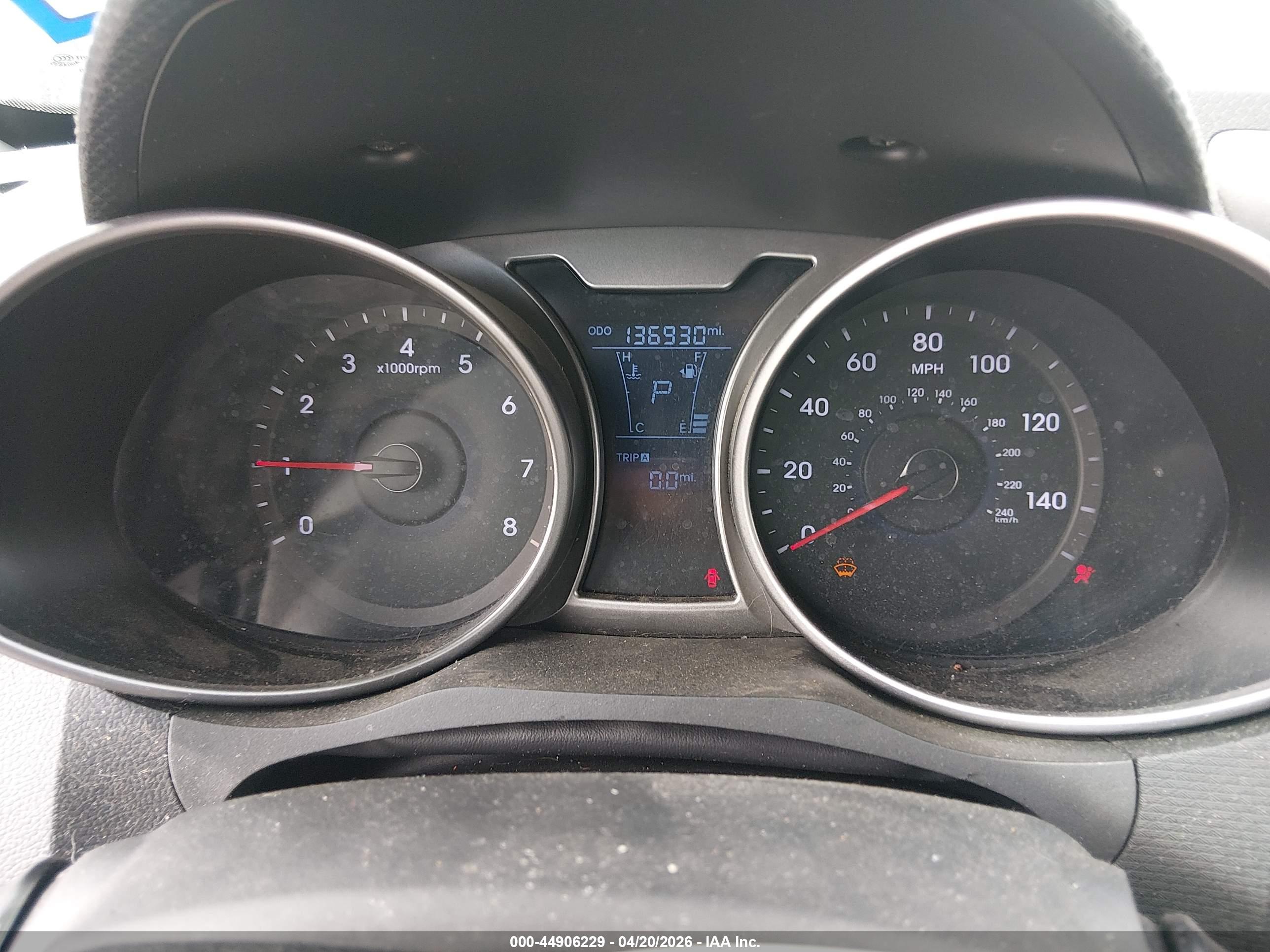 HYUNDAI VELOSTER image 7