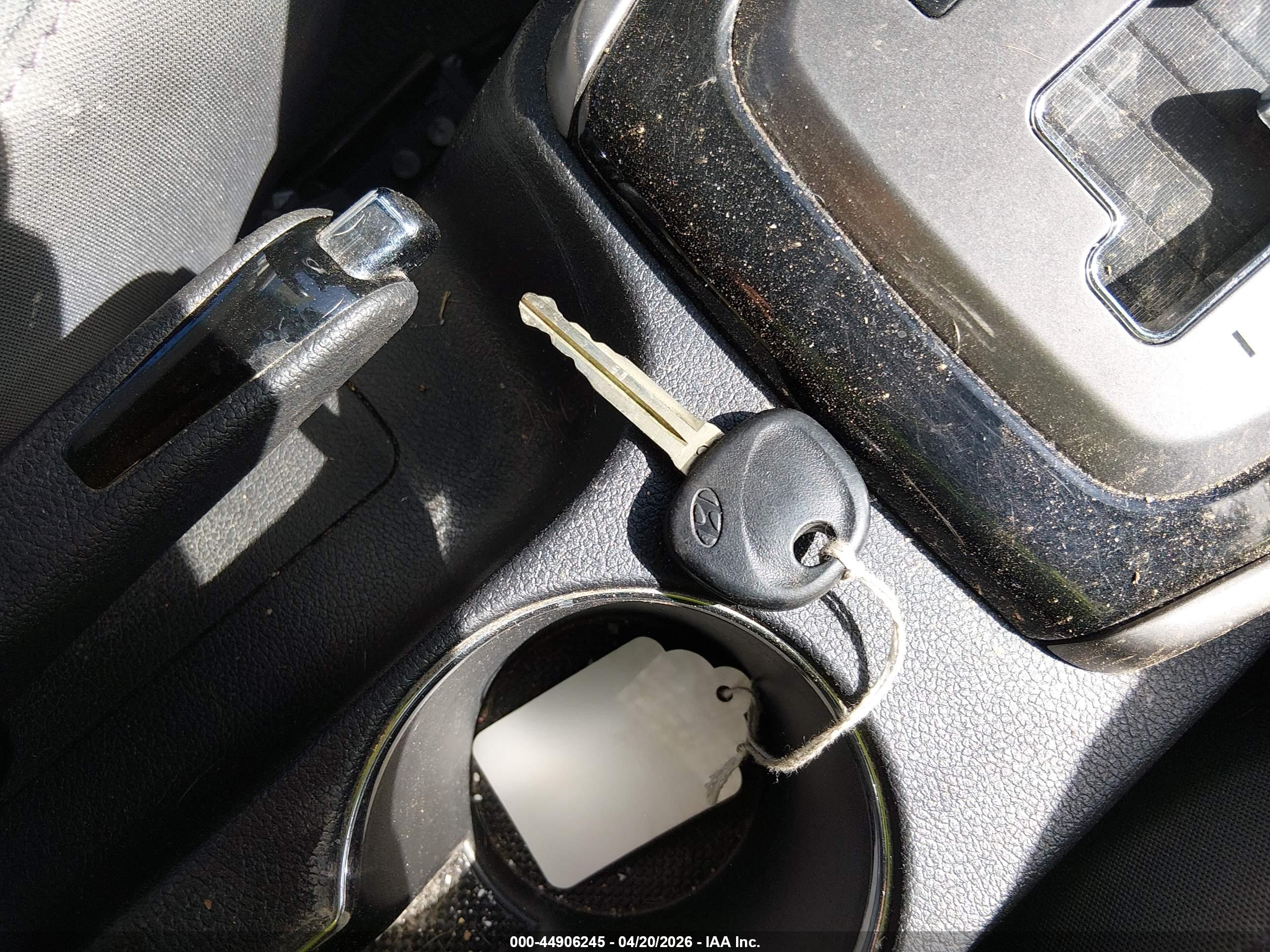 HYUNDAI ELANTRA image 11