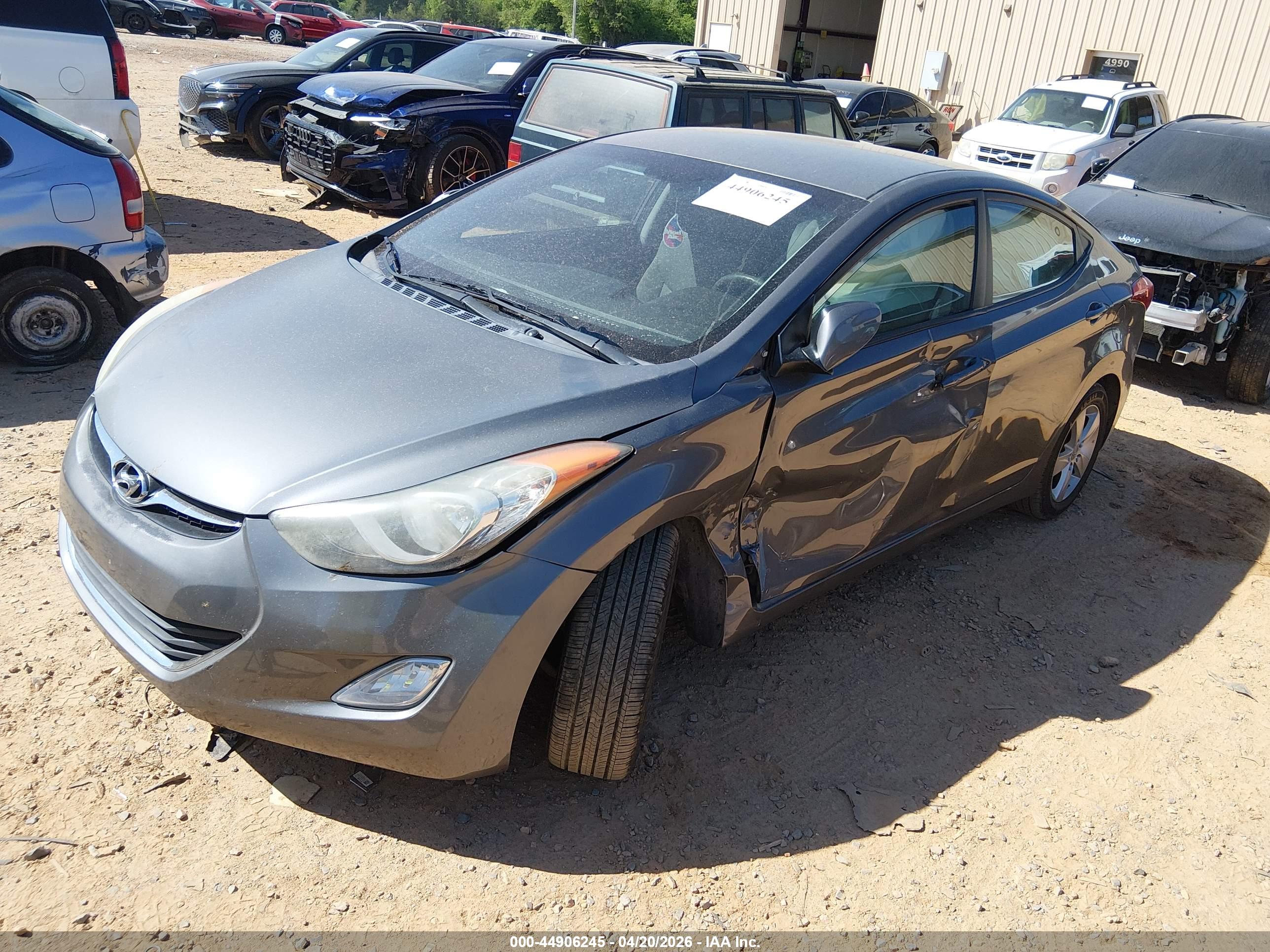 HYUNDAI ELANTRA image 2