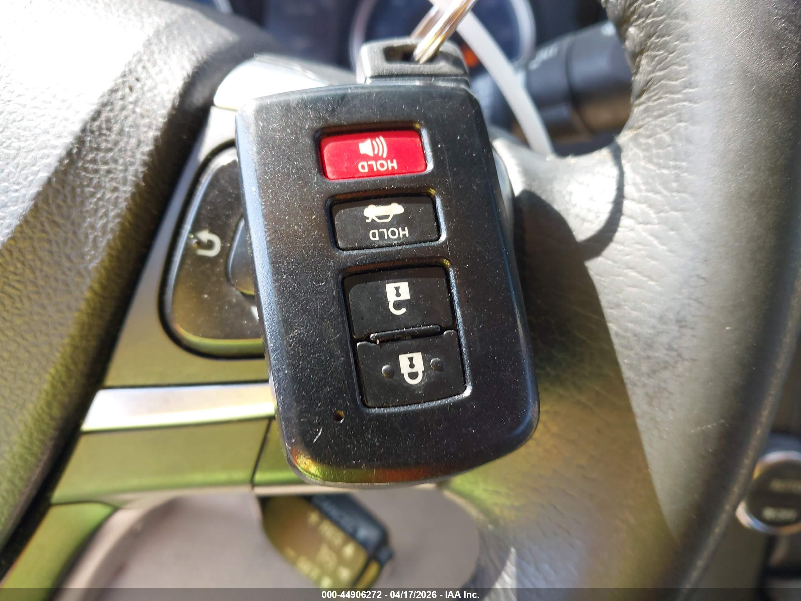 TOYOTA CAMRY image 11
