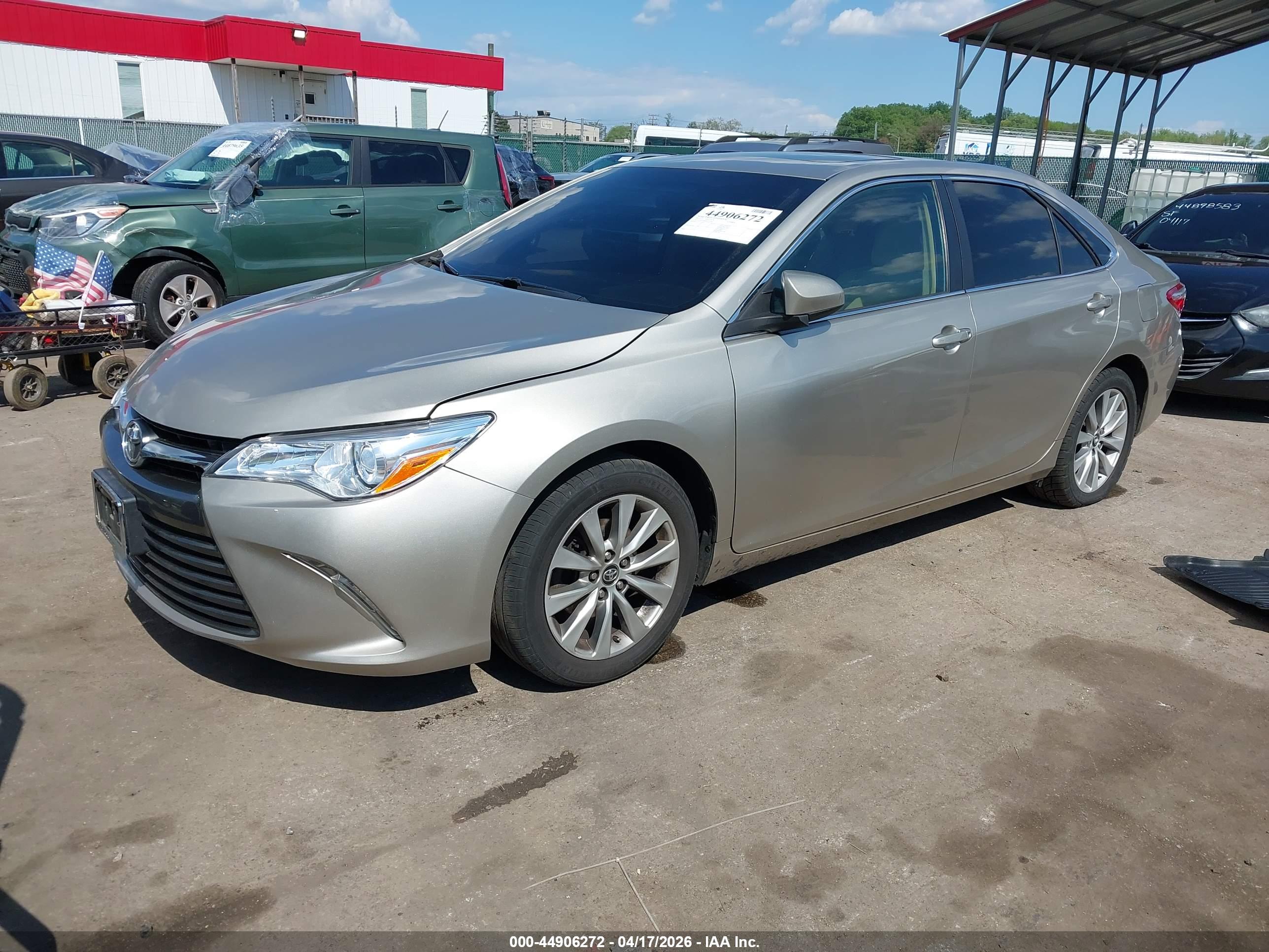 TOYOTA CAMRY image 2
