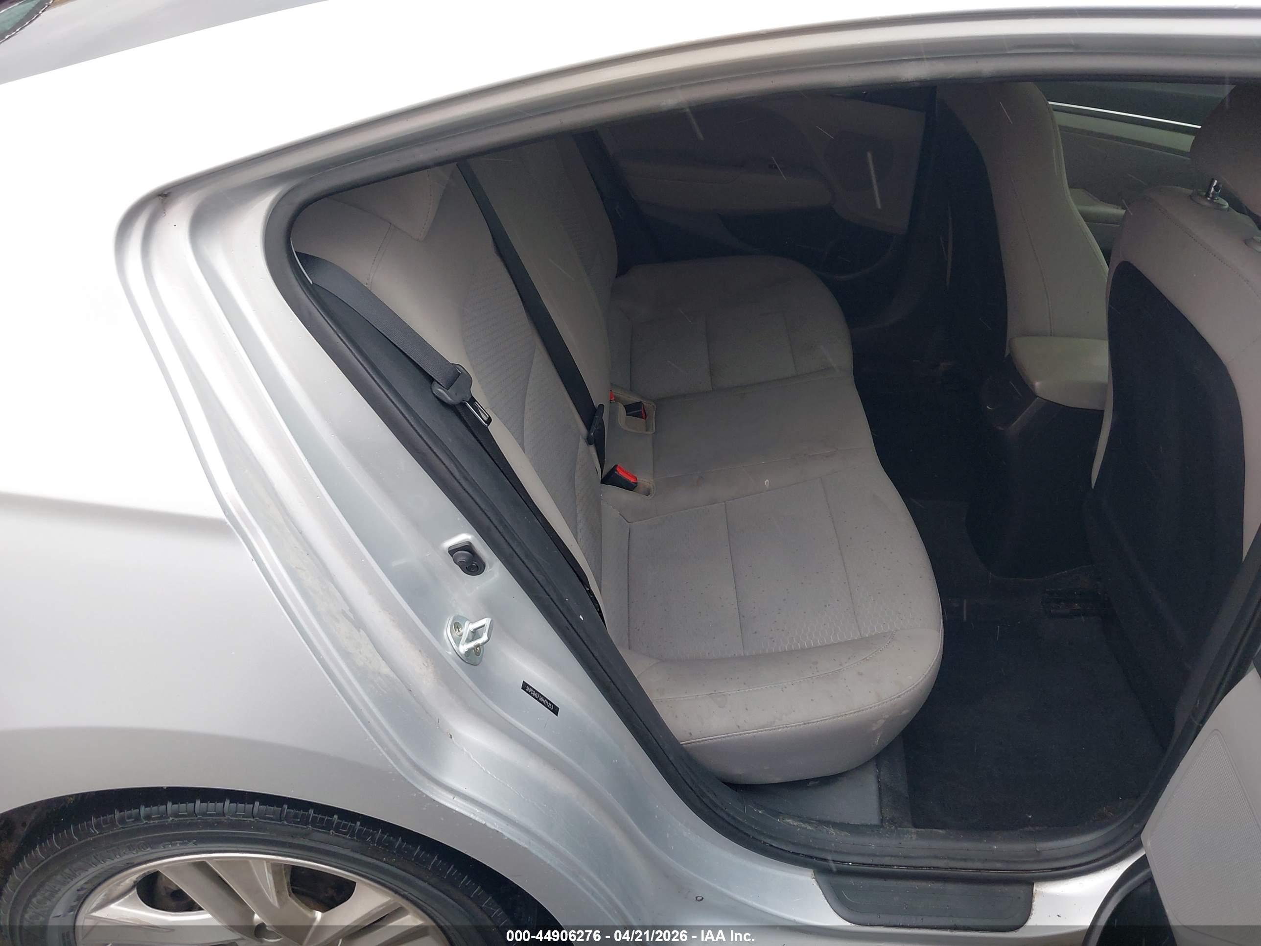 HYUNDAI ELANTRA image 8