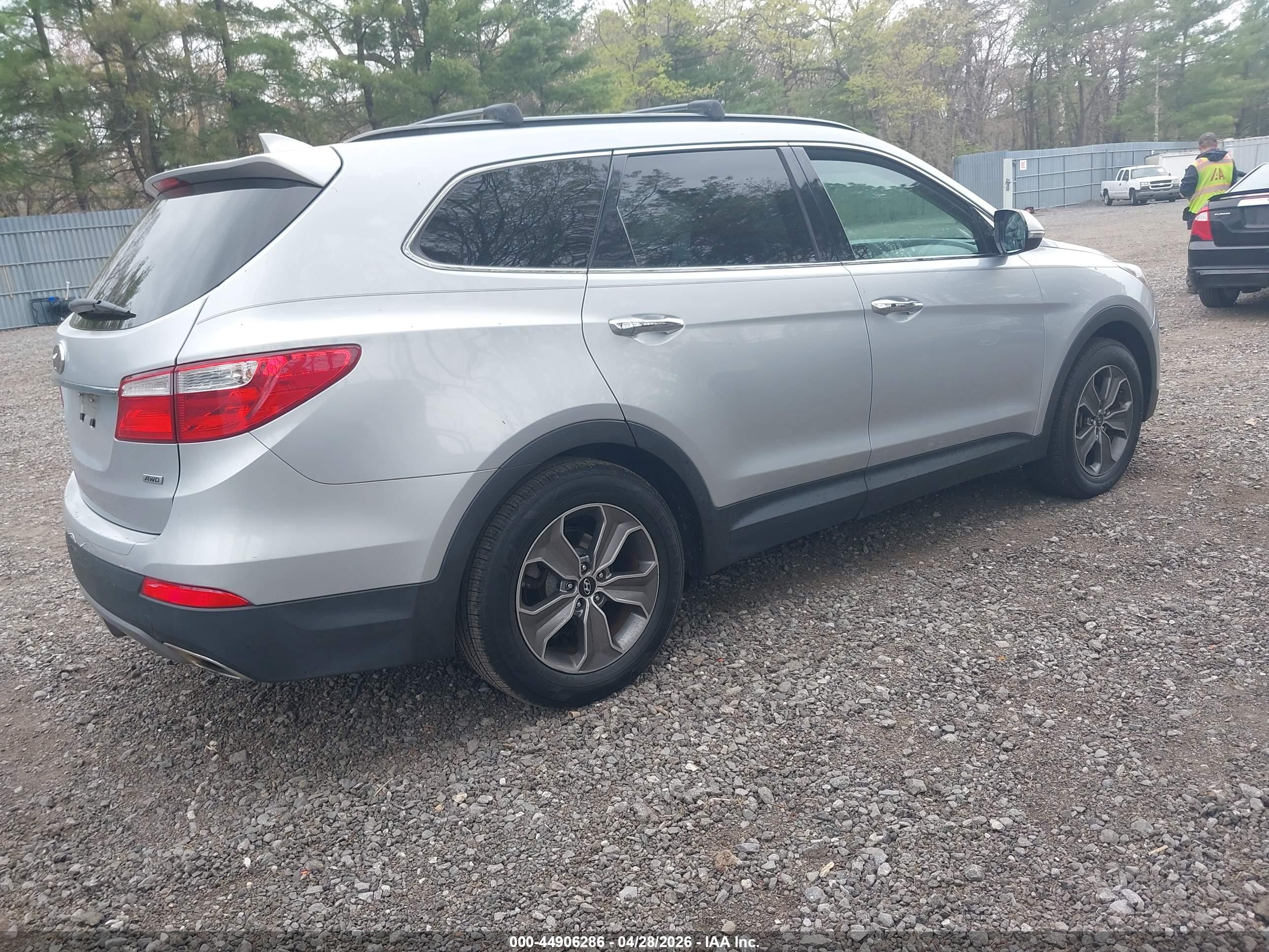 HYUNDAI SANTA image 4