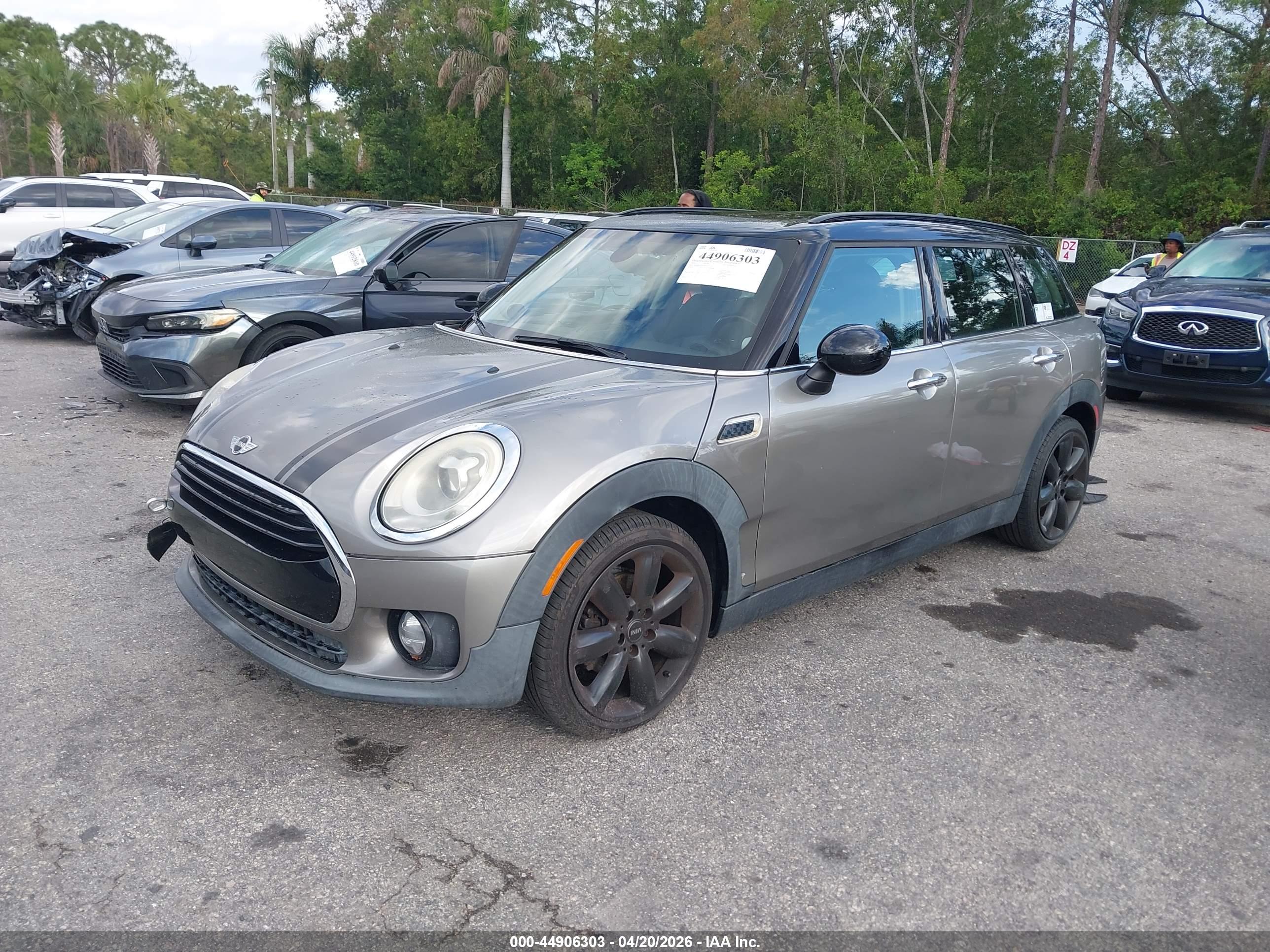 MINI CLUBMAN image 2