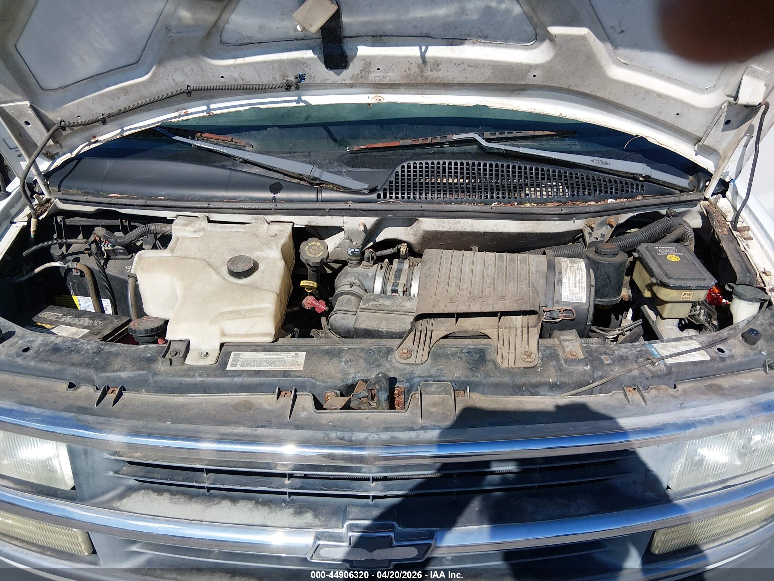 CHEVROLET EXPRESS image 10