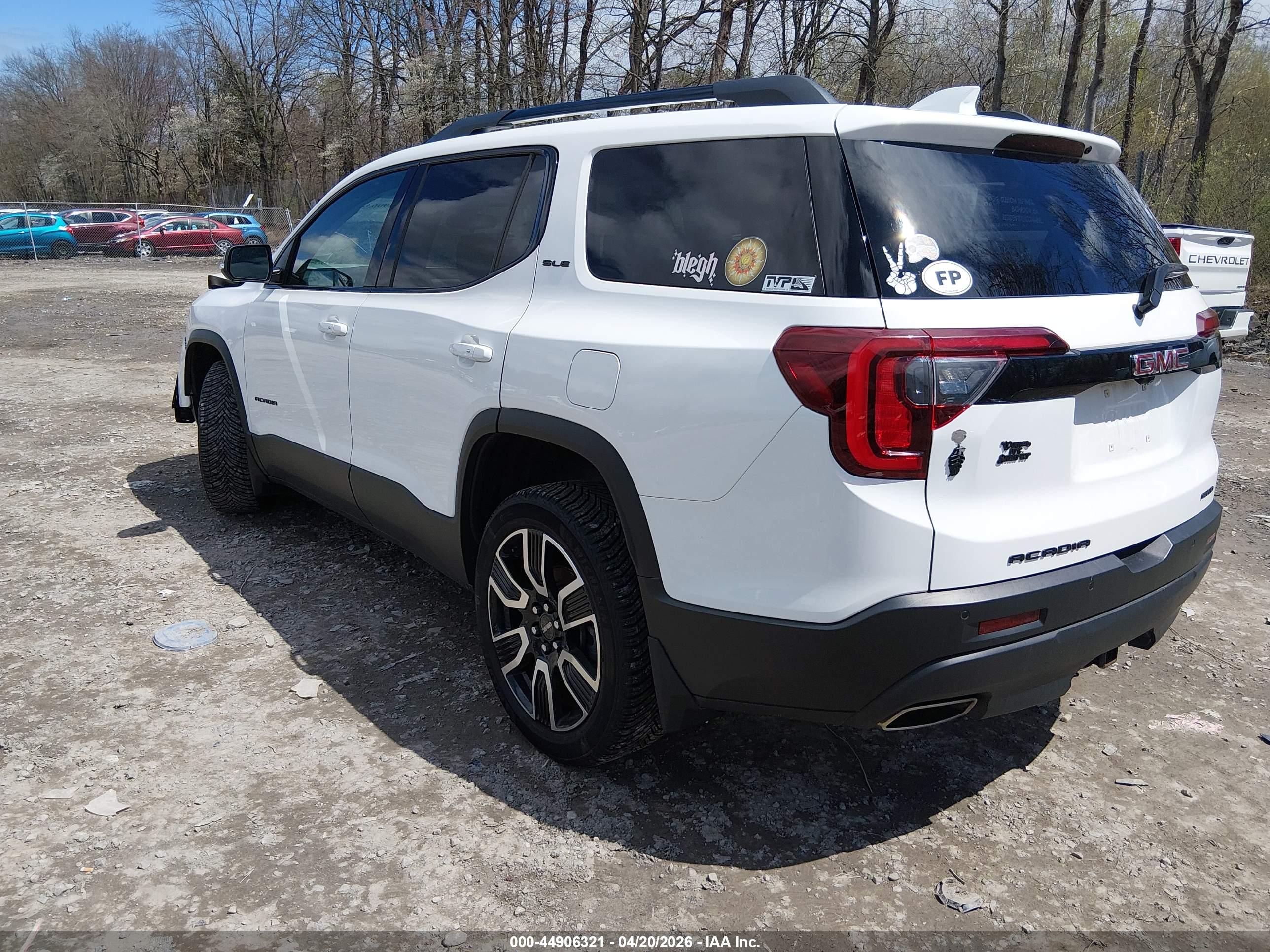 GMC ACADIA image 3