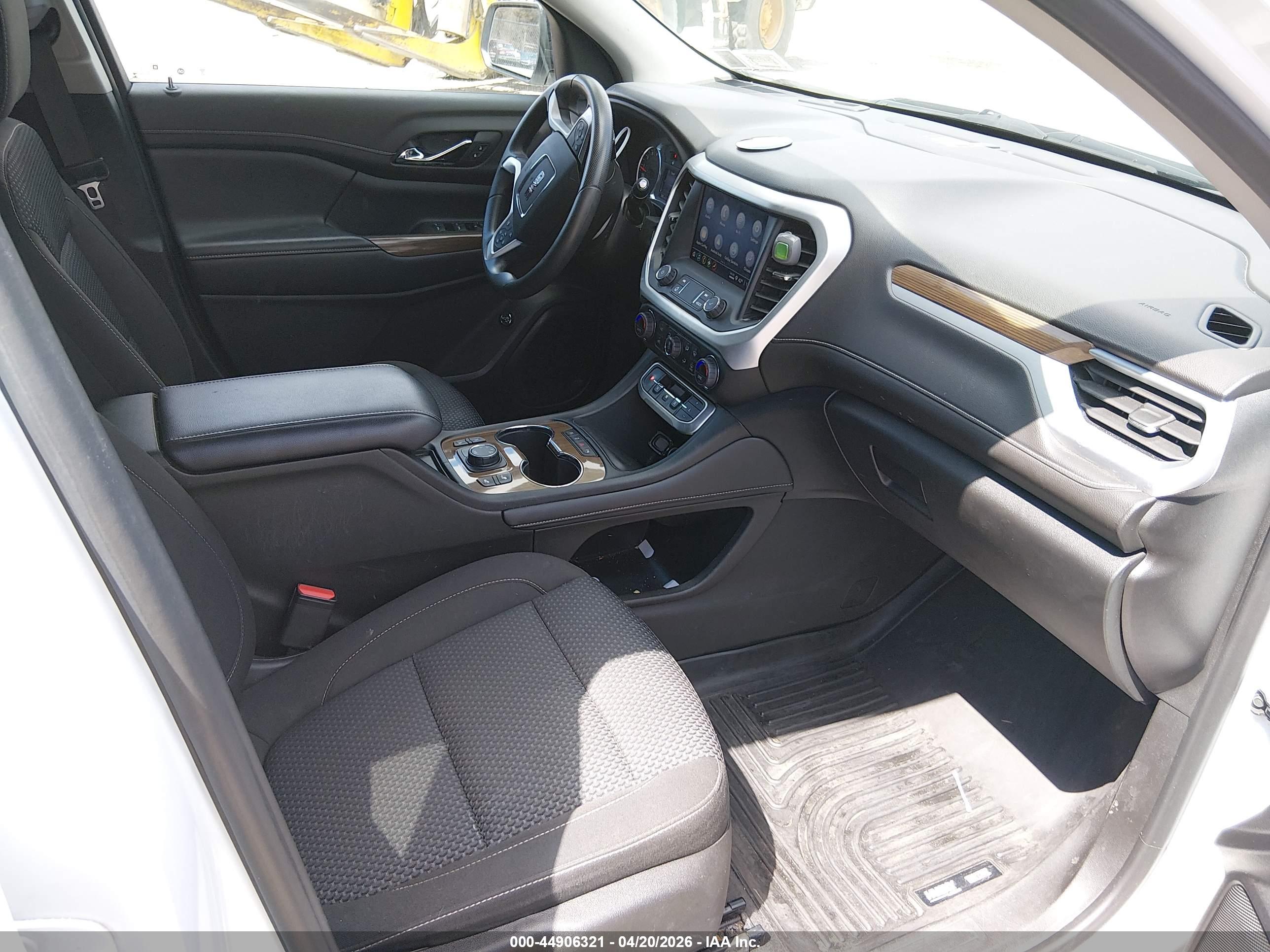 GMC ACADIA image 5