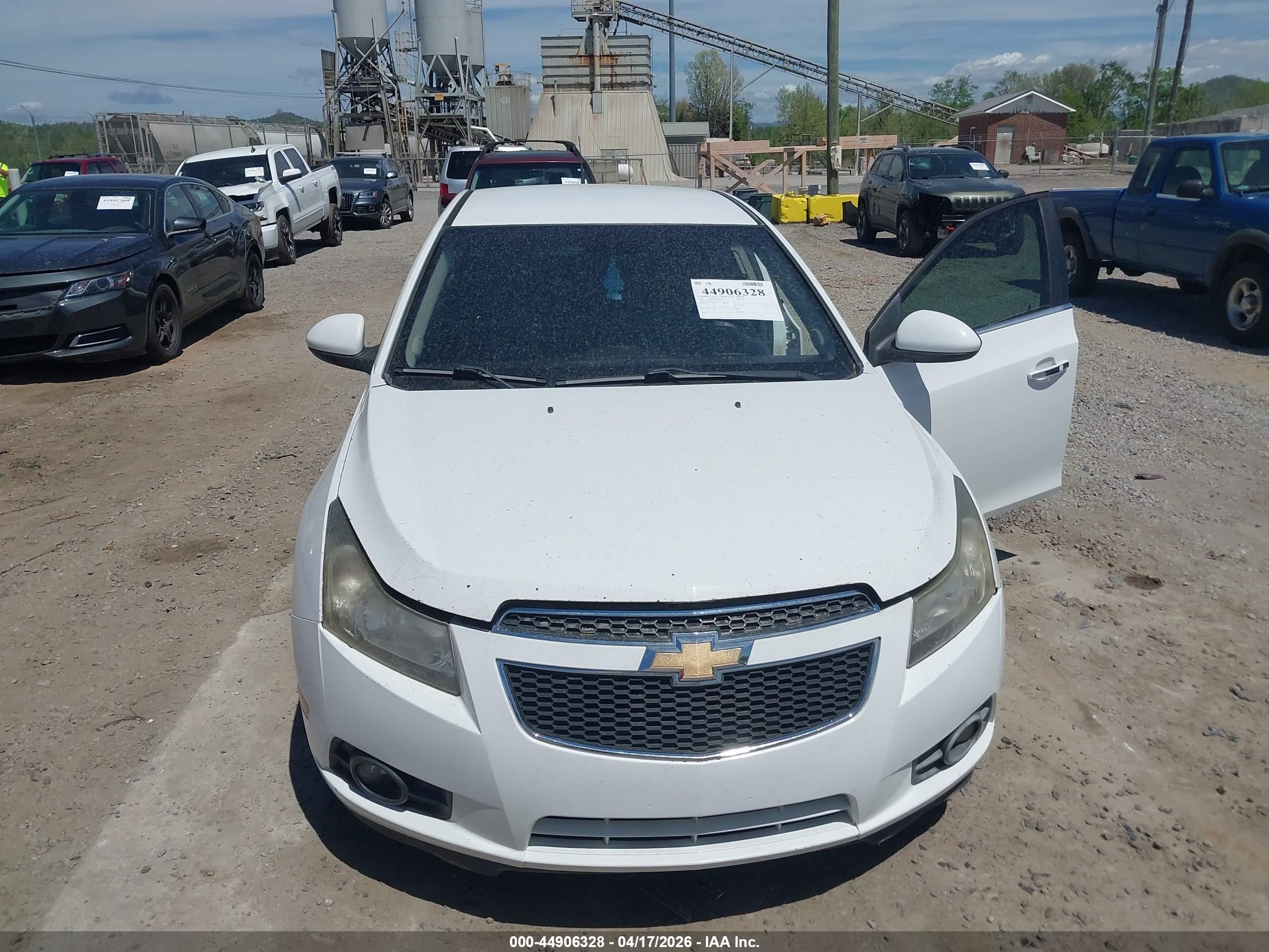CHEVROLET CRUZE image 6