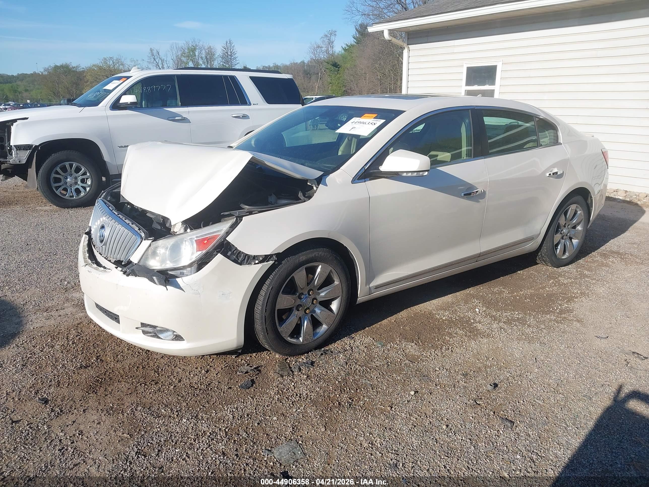 BUICK LACROSSE image 2