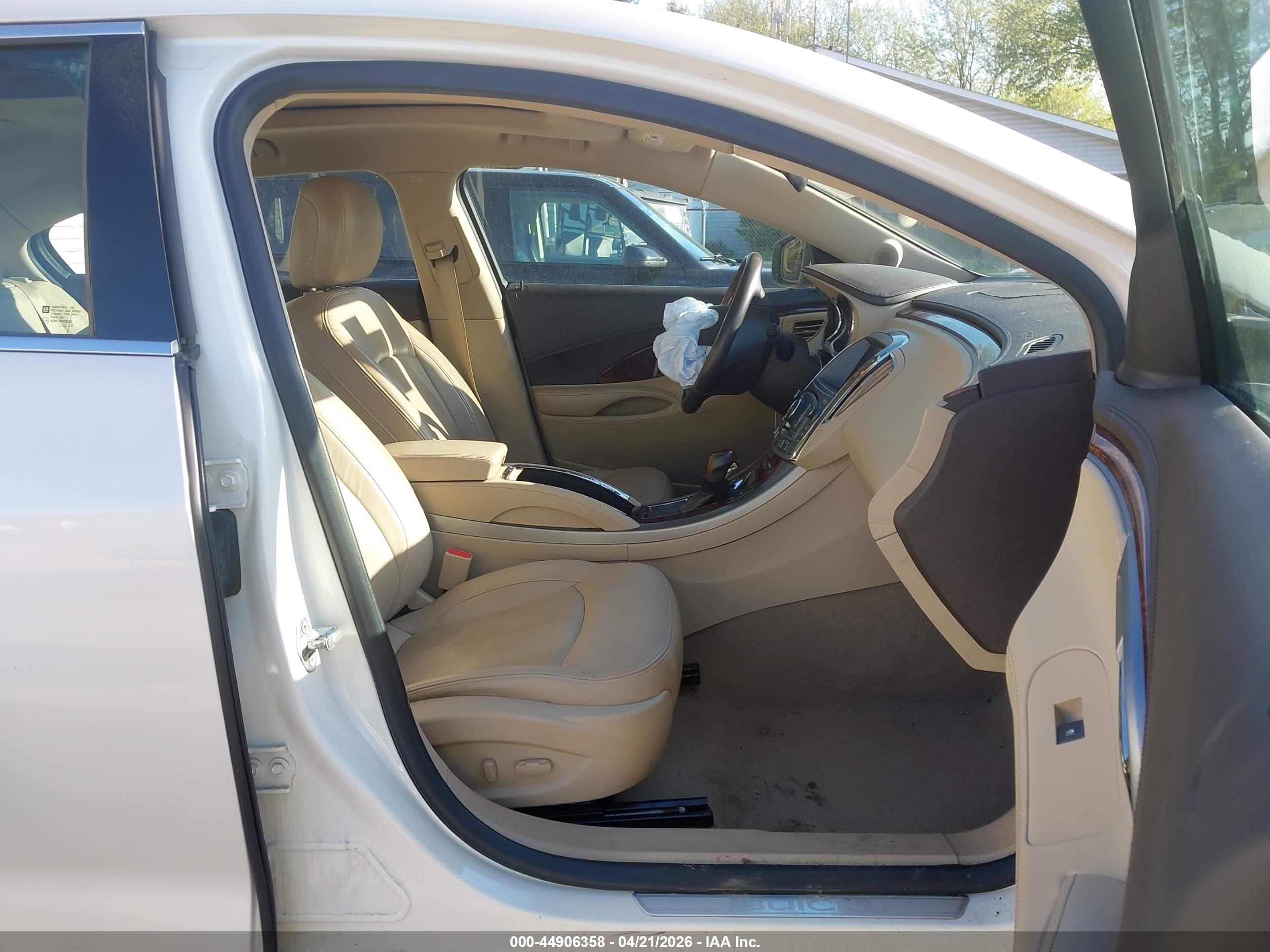 BUICK LACROSSE image 5