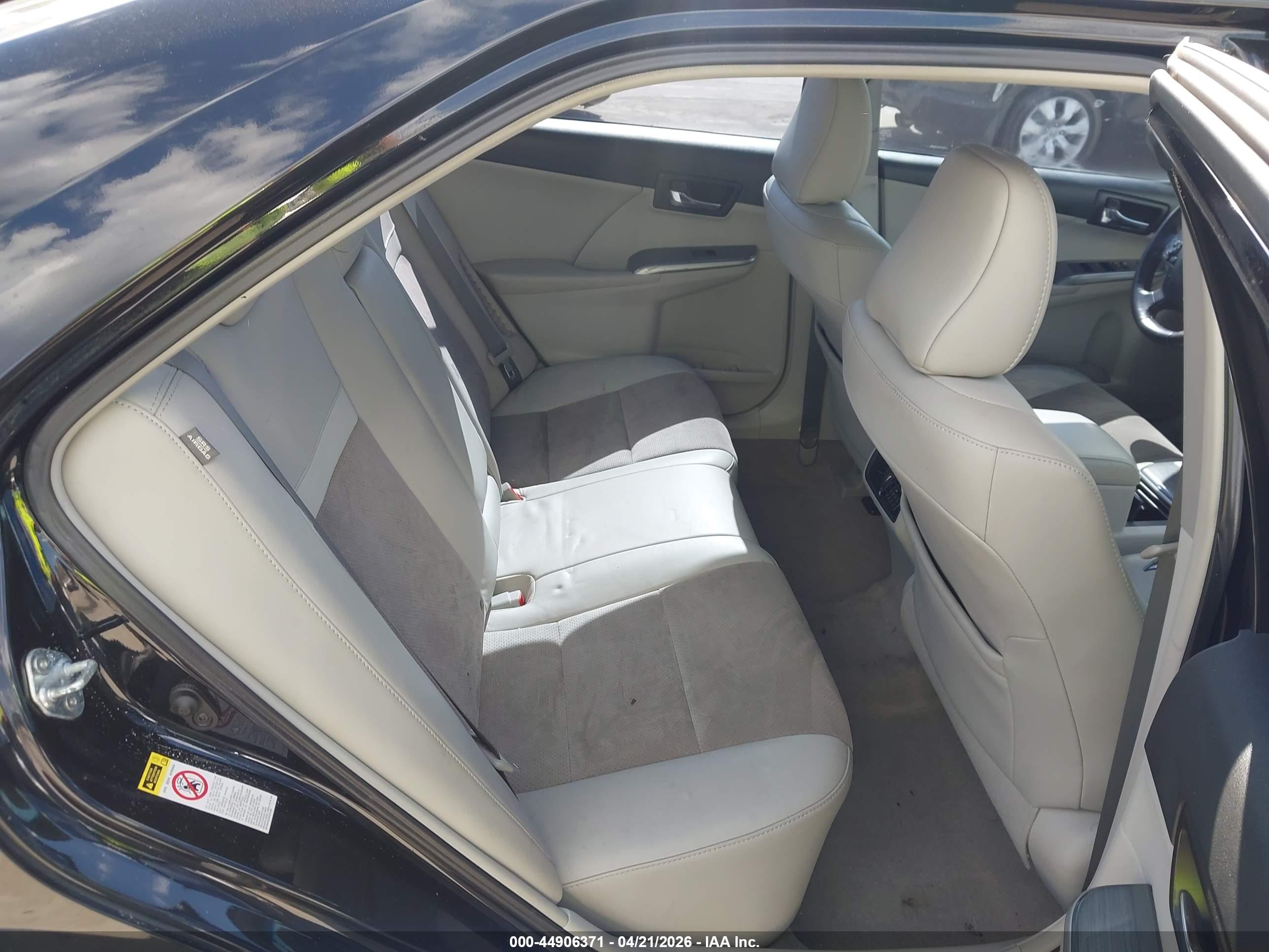 TOYOTA CAMRY image 8