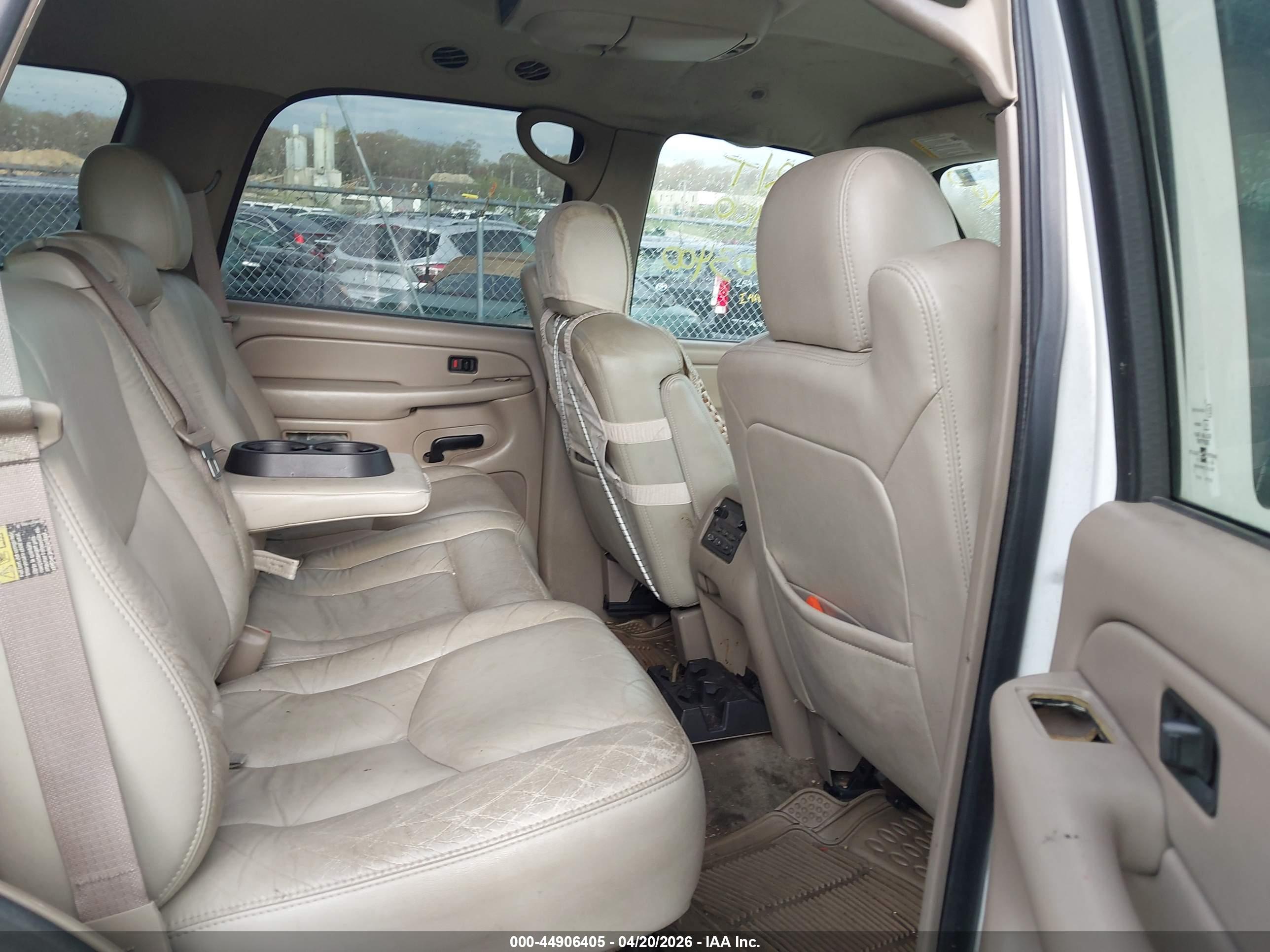 CHEVROLET TAHOE image 8