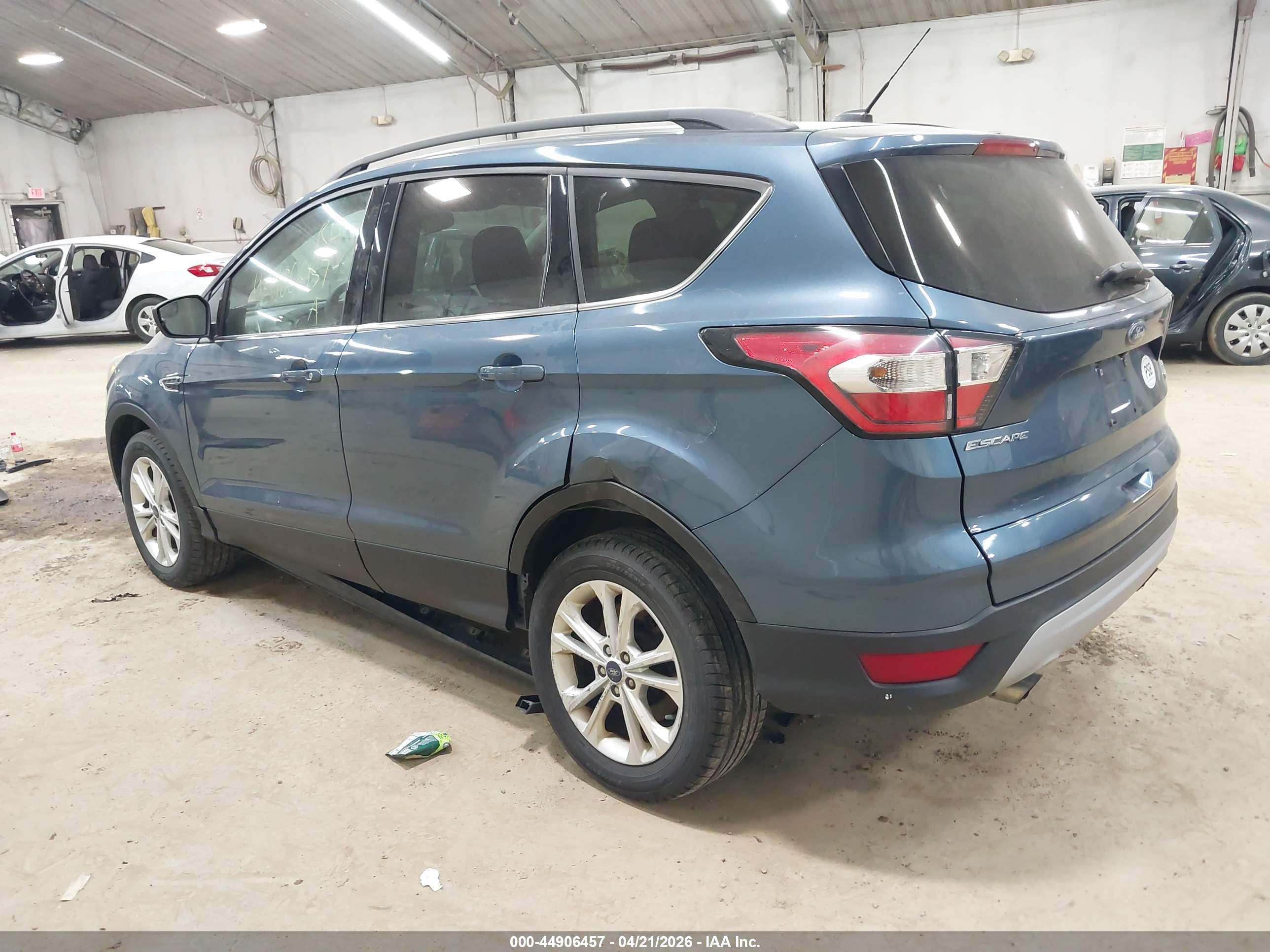 FORD ESCAPE image 3