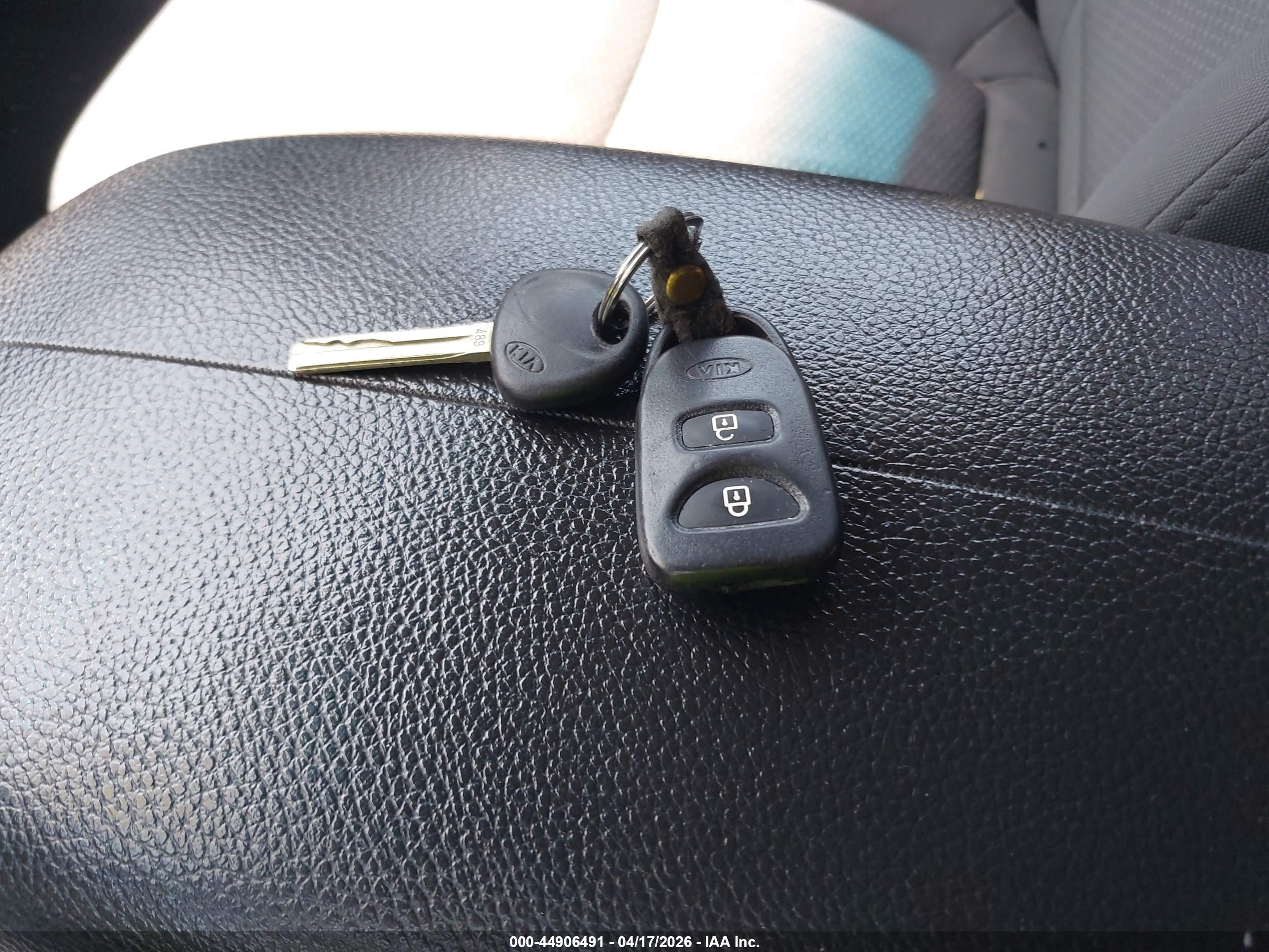 KIA SORENTO image 11