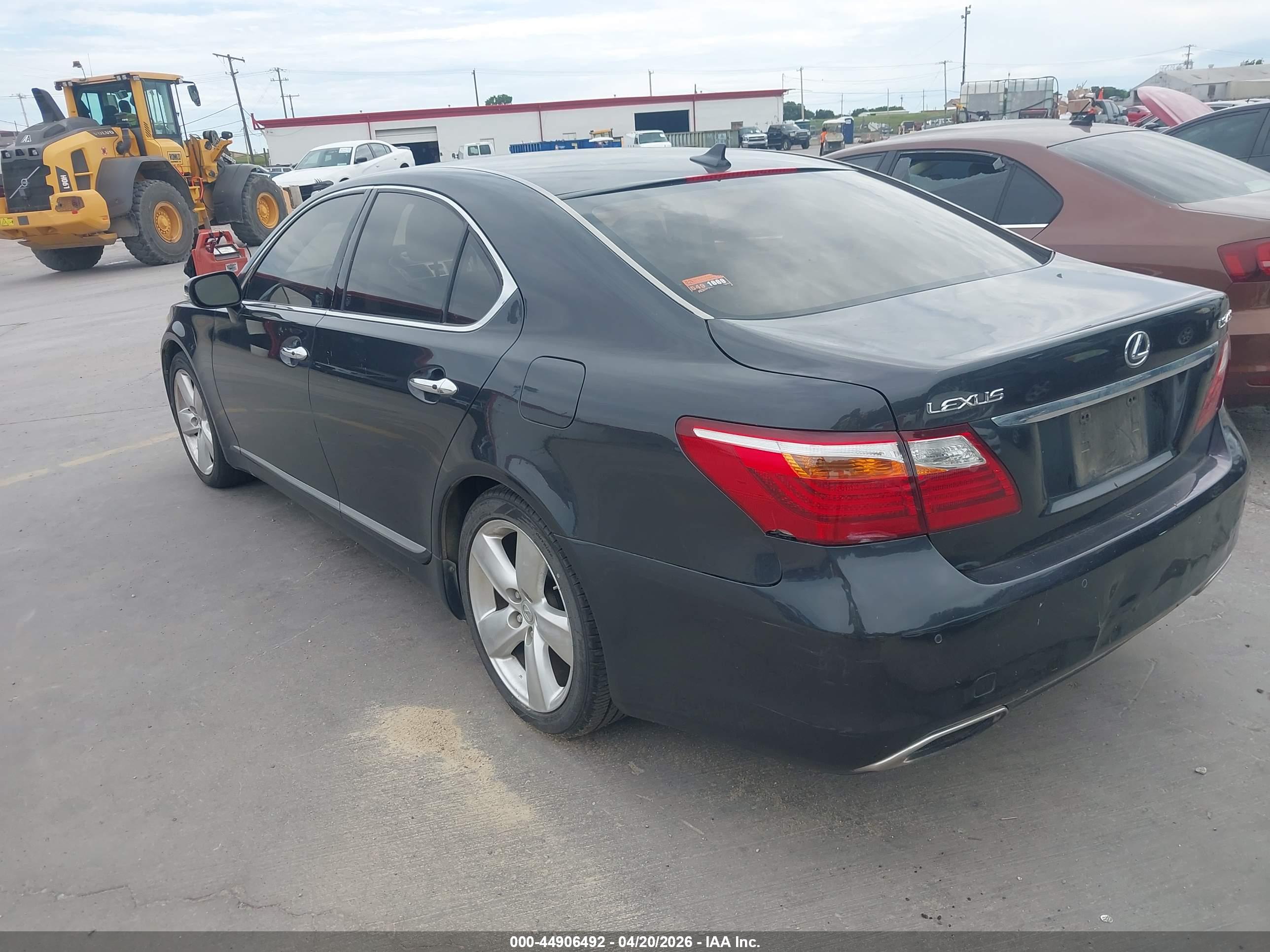 LEXUS LS image 3