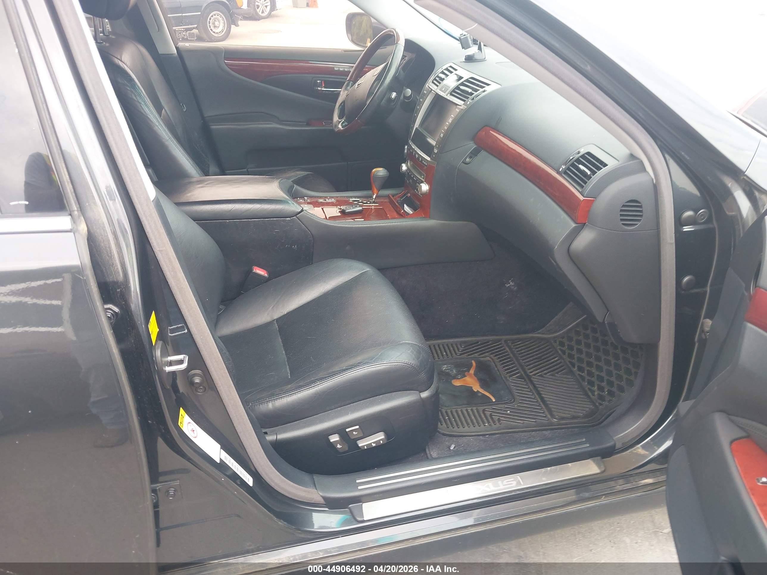 LEXUS LS image 5