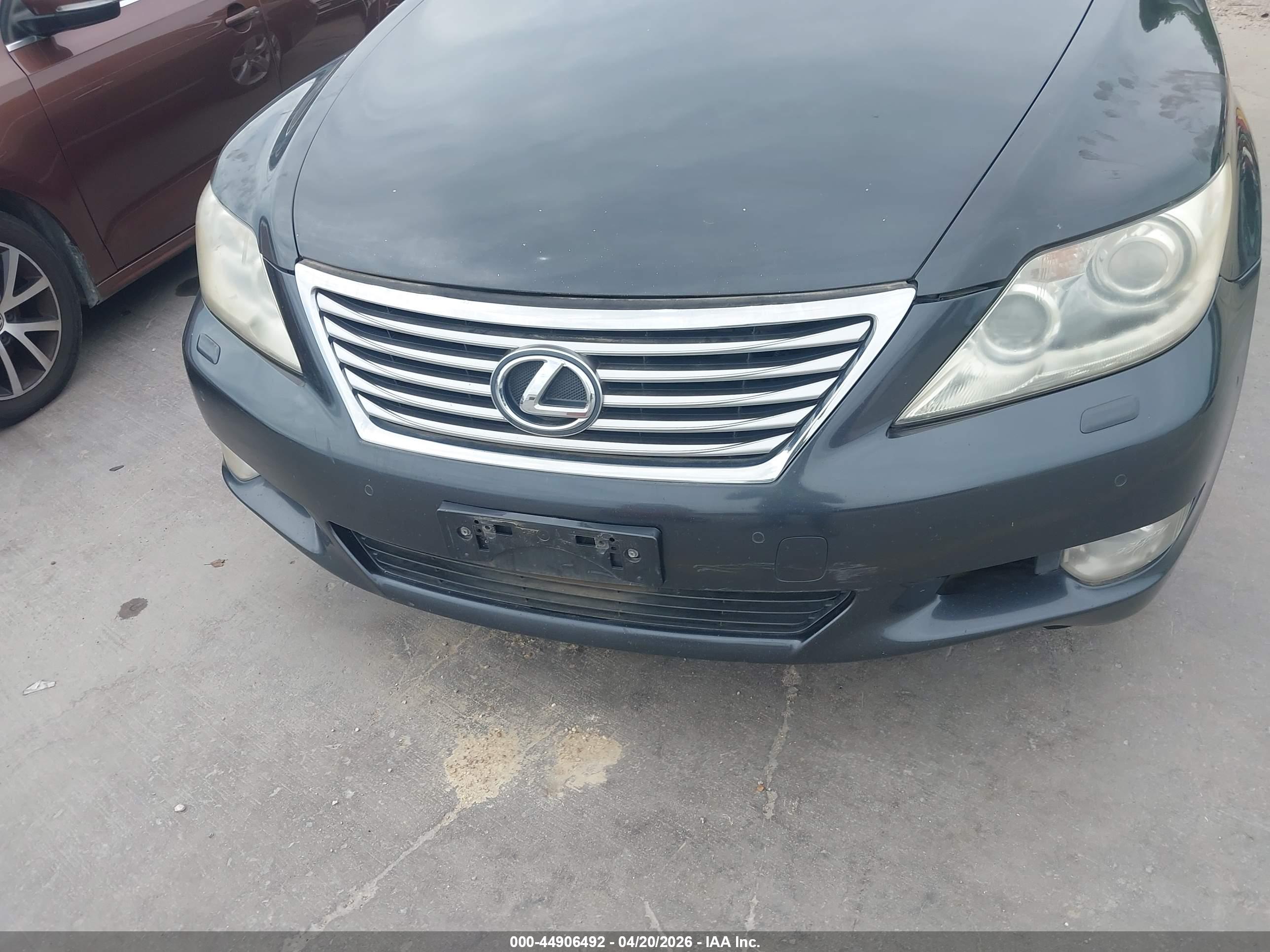 LEXUS LS image 6