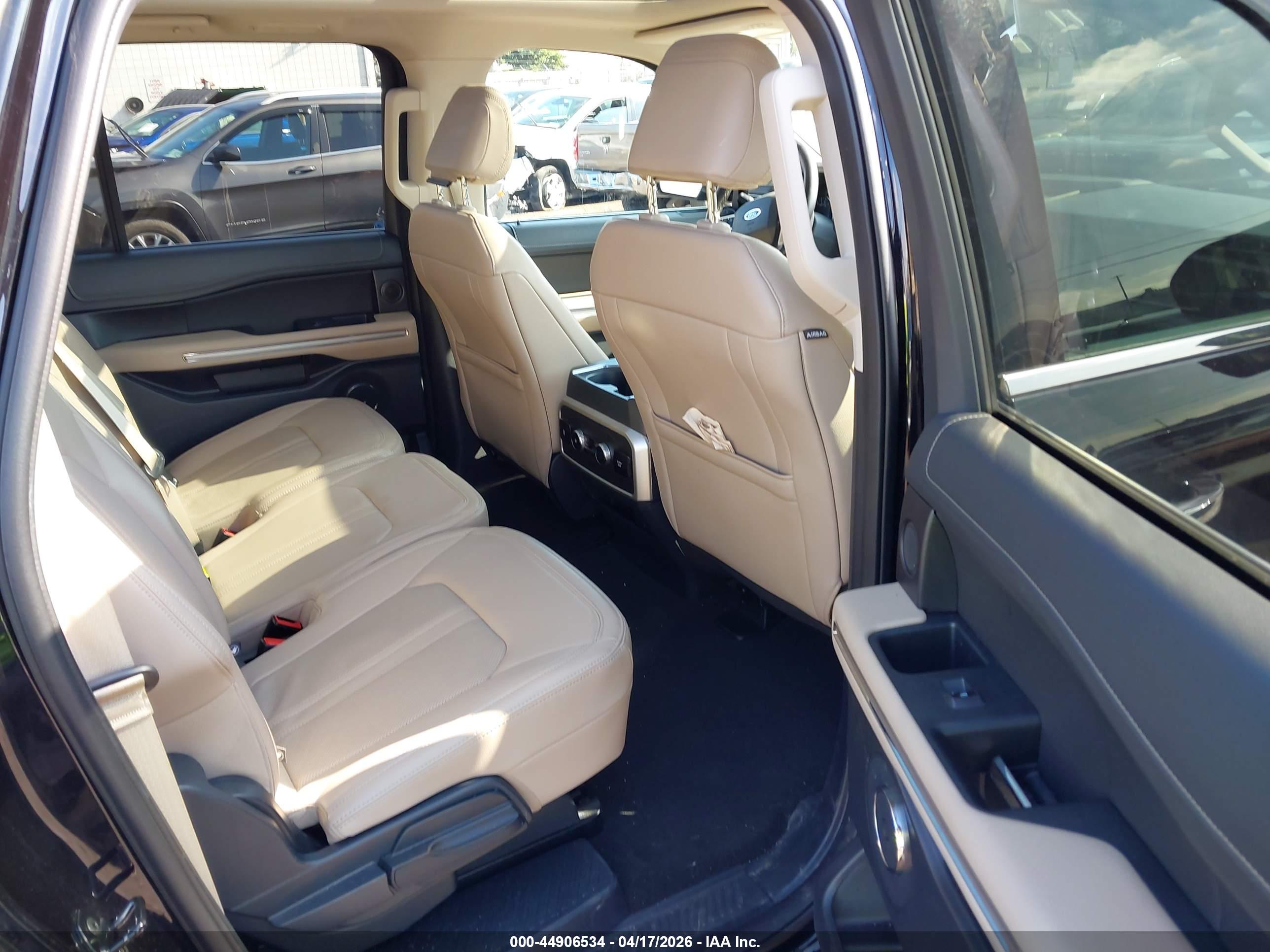 FORD EXPEDITION image 8