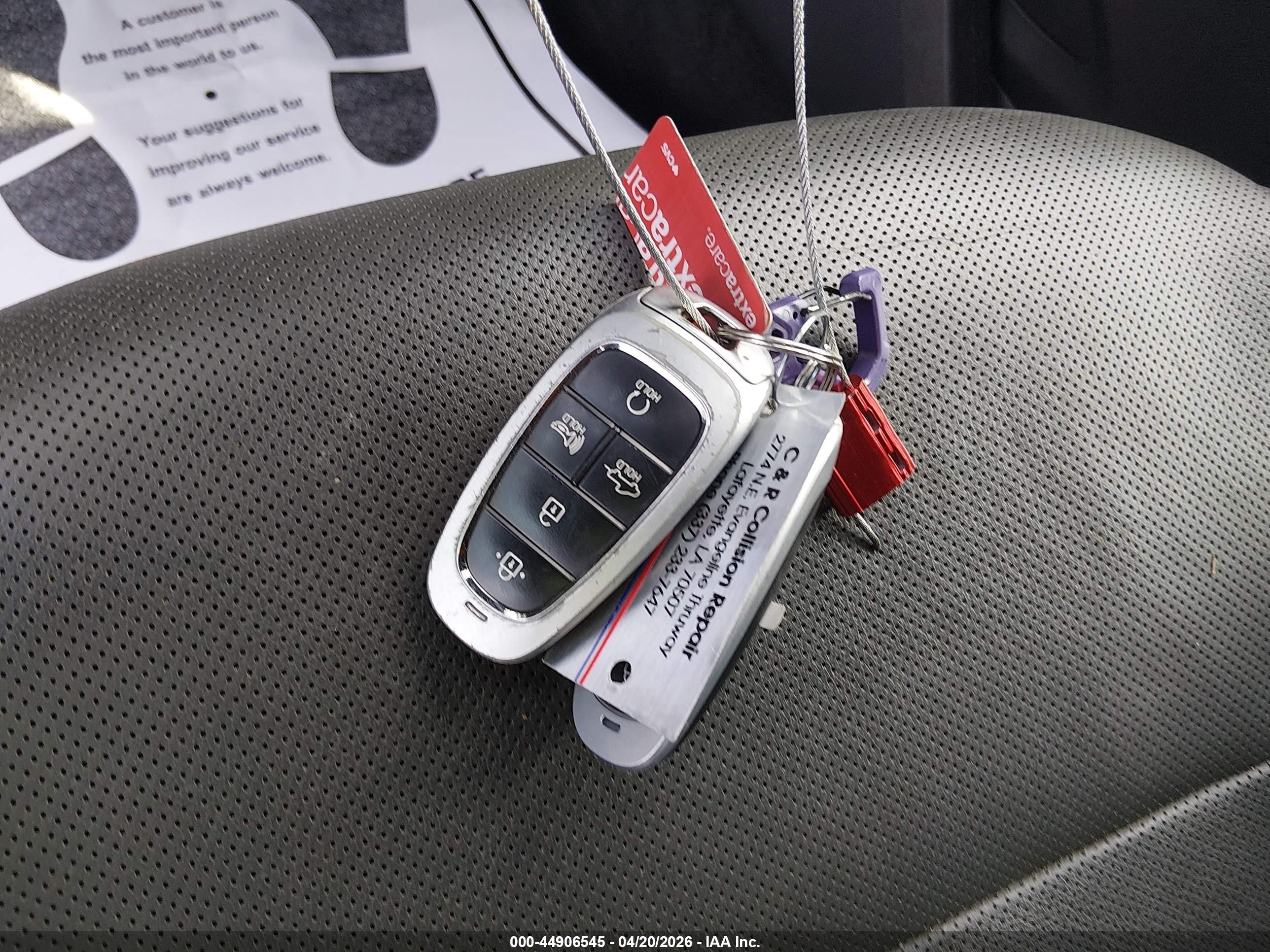 HYUNDAI SANTA image 11
