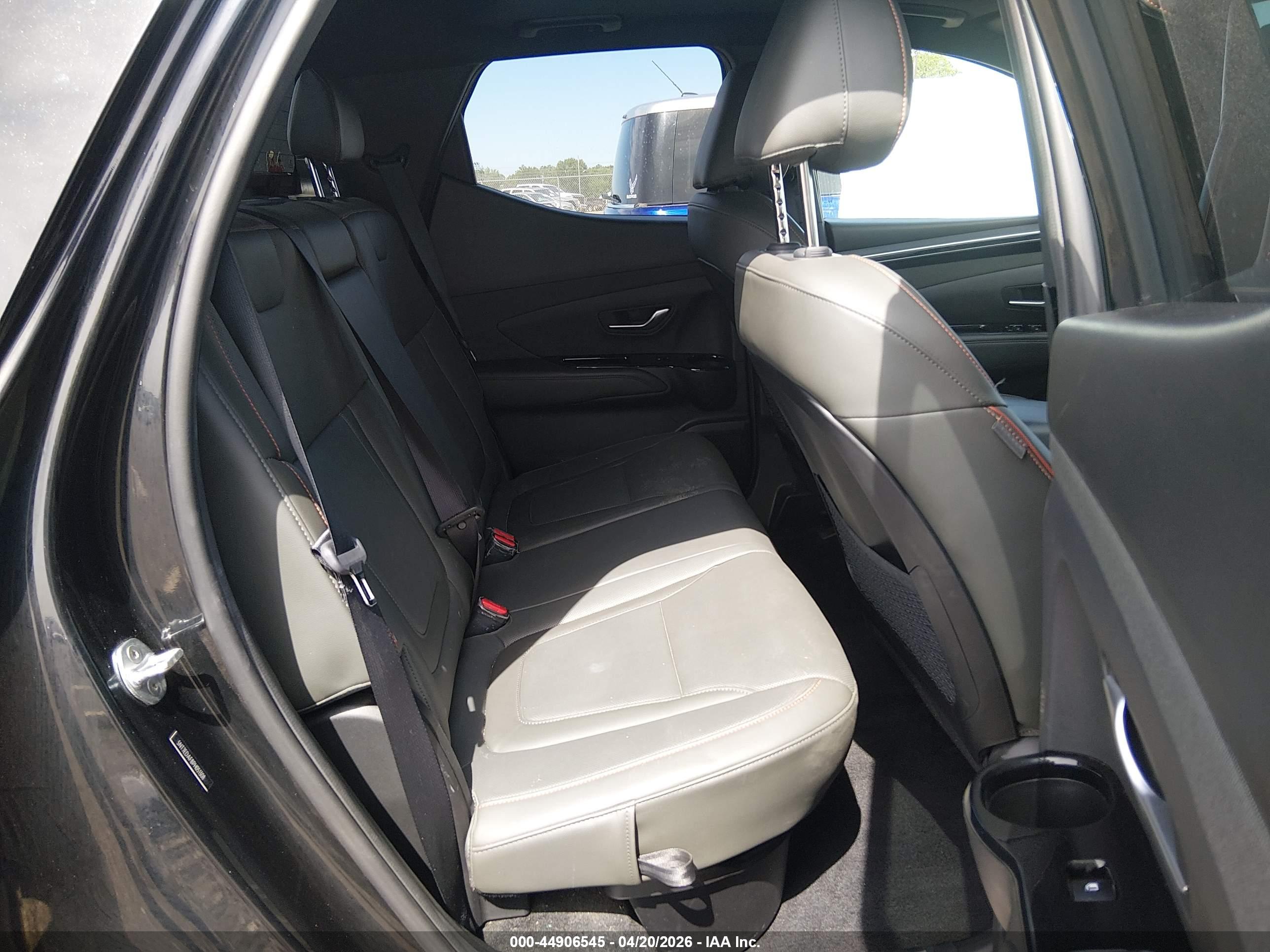 HYUNDAI SANTA image 8