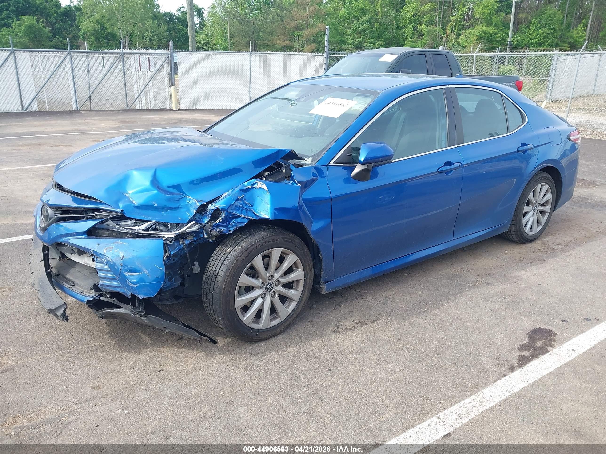 TOYOTA CAMRY image 2