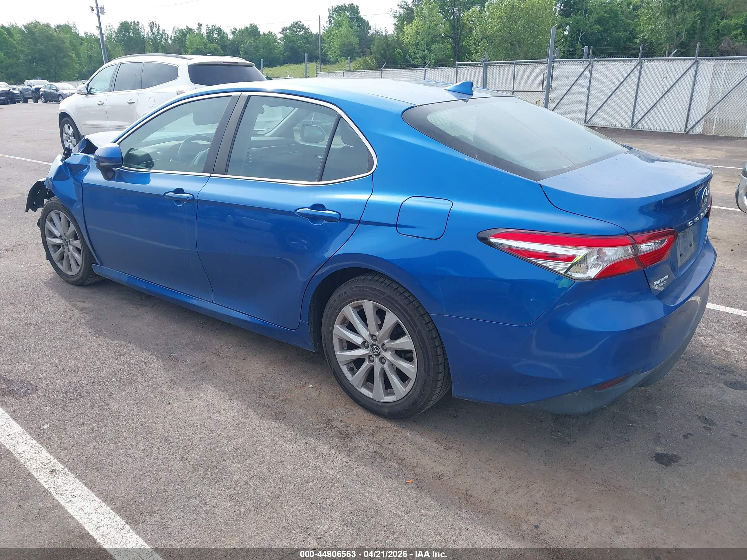 TOYOTA CAMRY image 3
