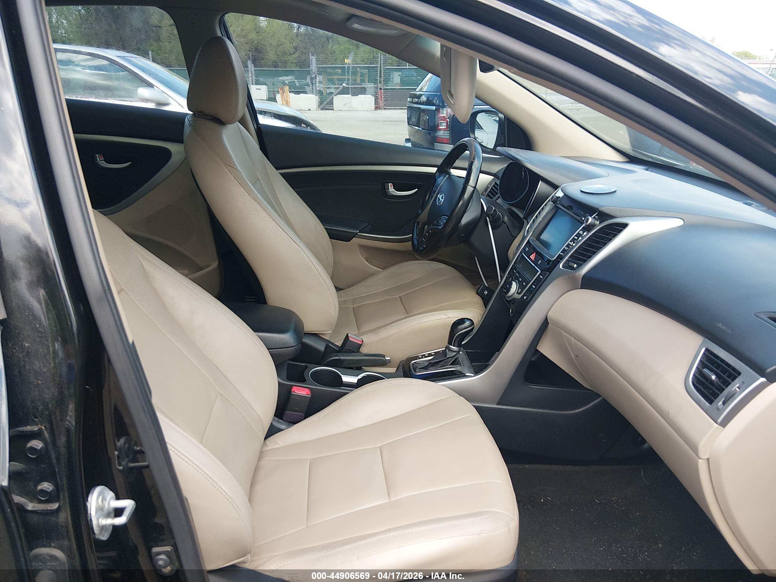 HYUNDAI ELANTRA image 5